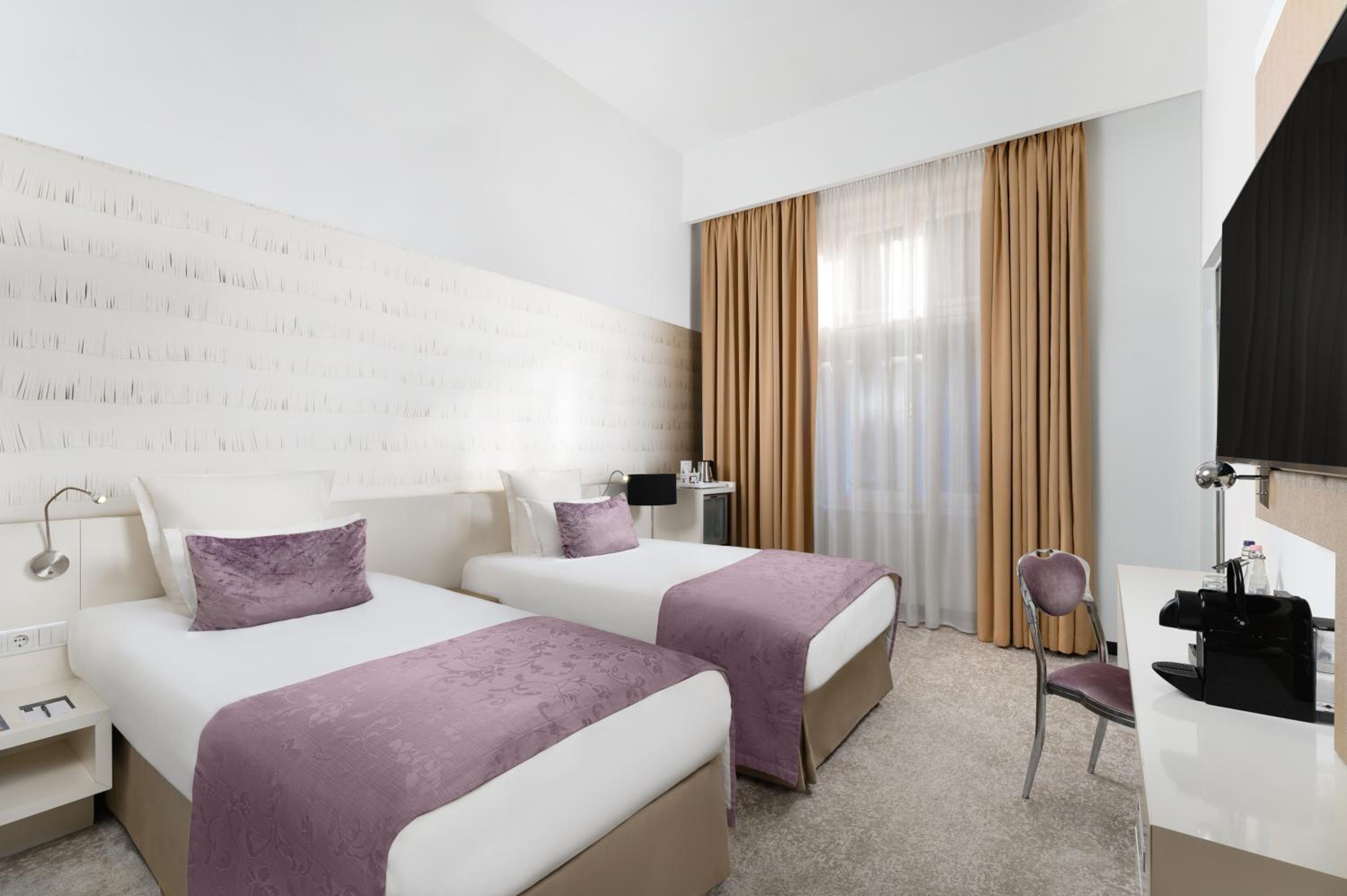 Superior Twin Room - Photo 8