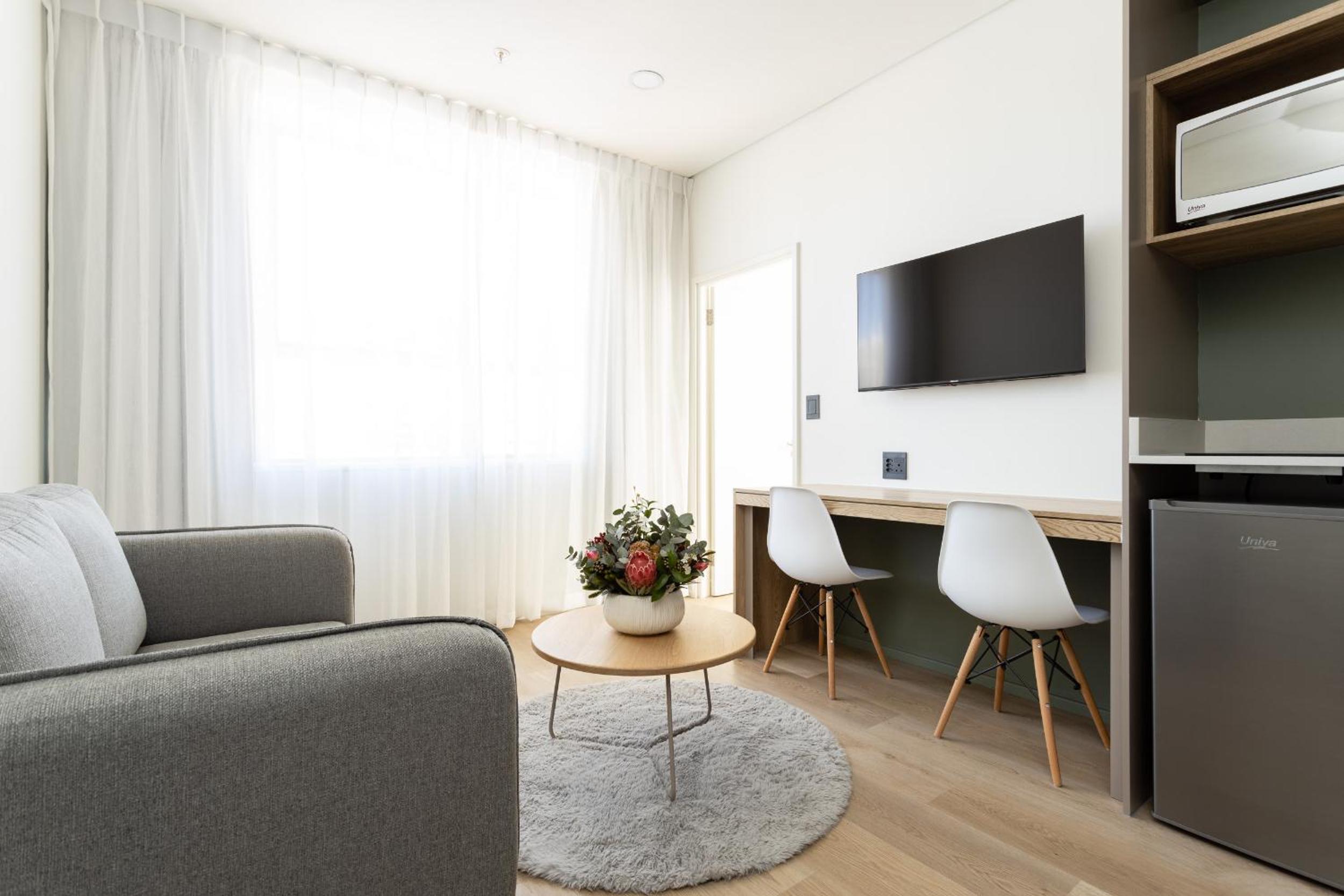 One-Bedroom Apartment - Photo 1