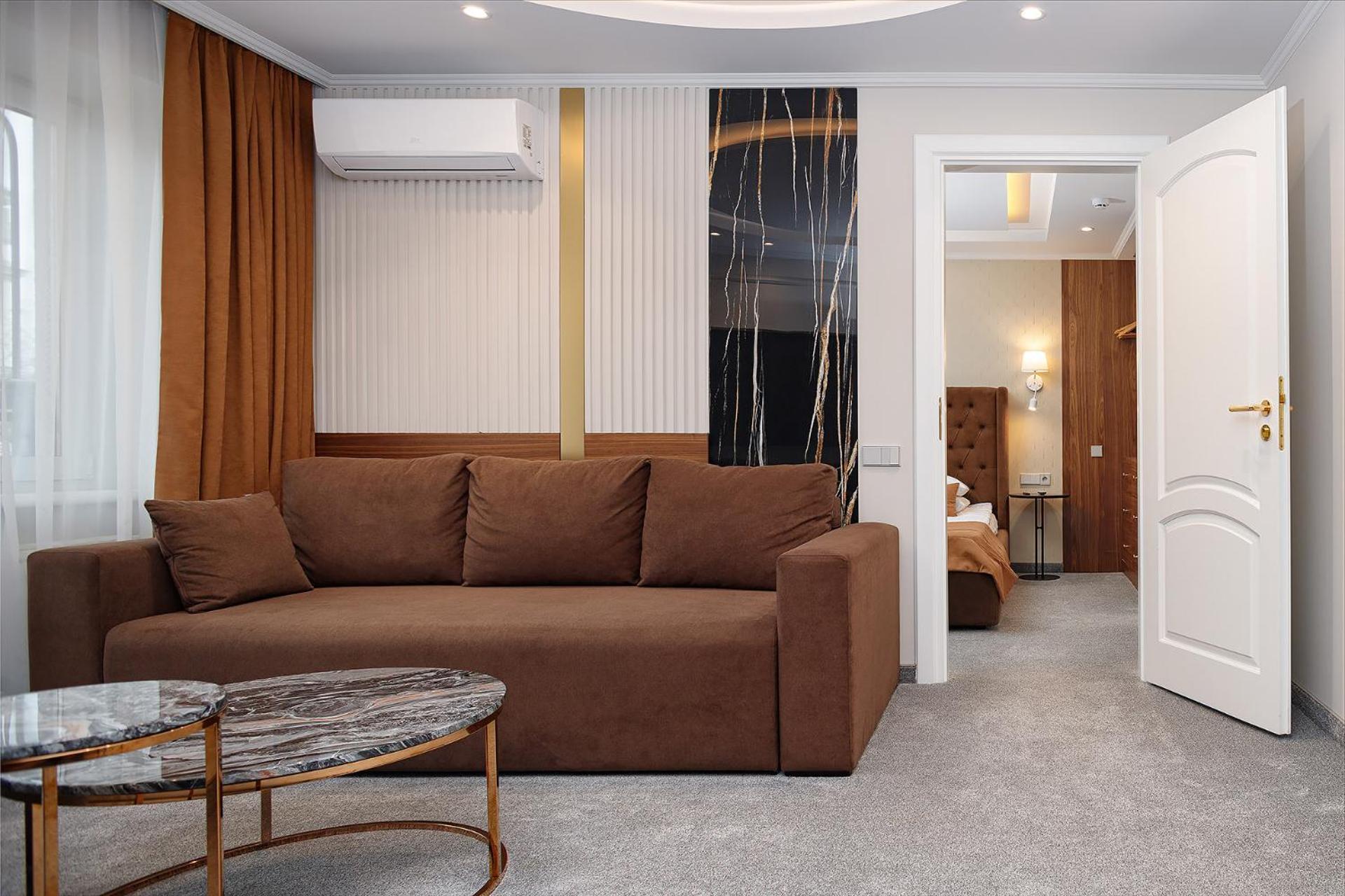 Suite - Photo 2