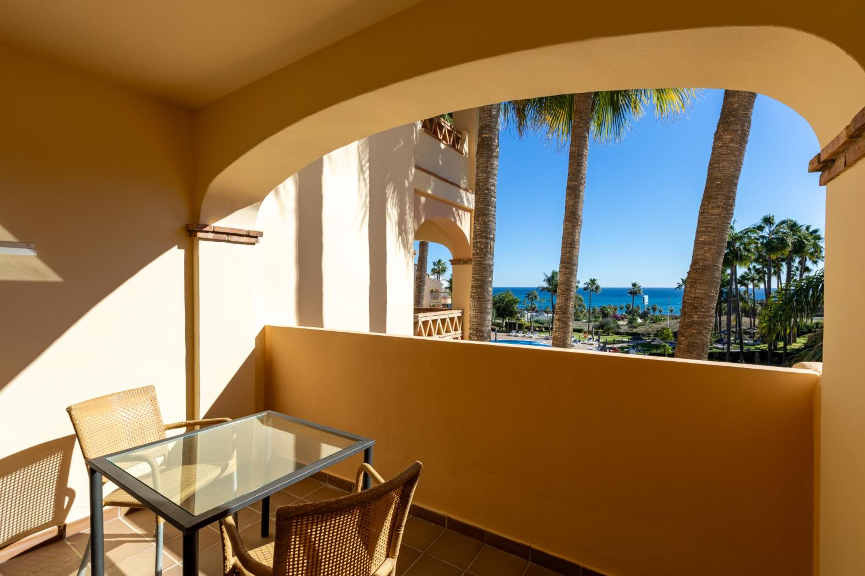Deluxe Junior Suite with Sea View thumbnail 5