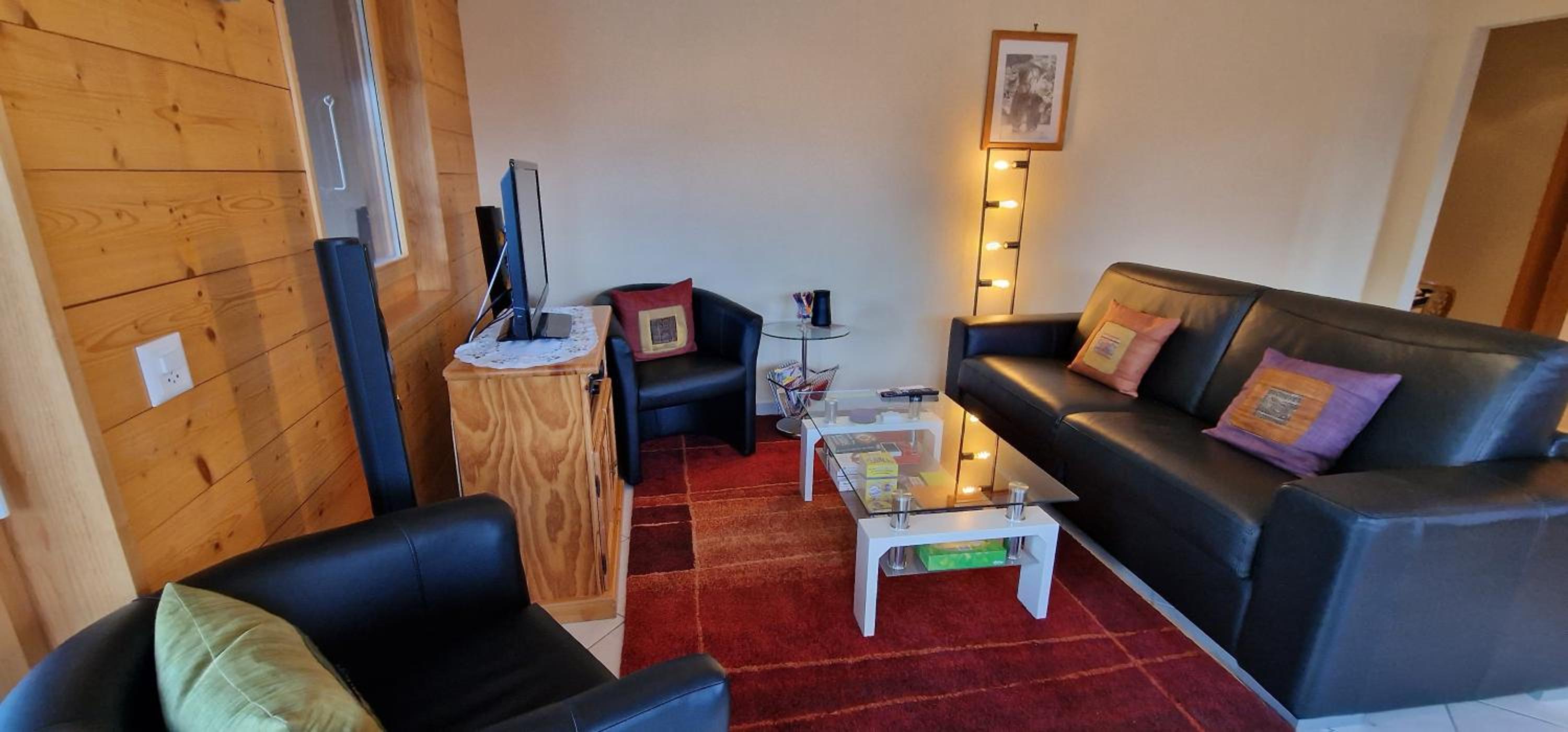One-Bedroom Apartment photo 3