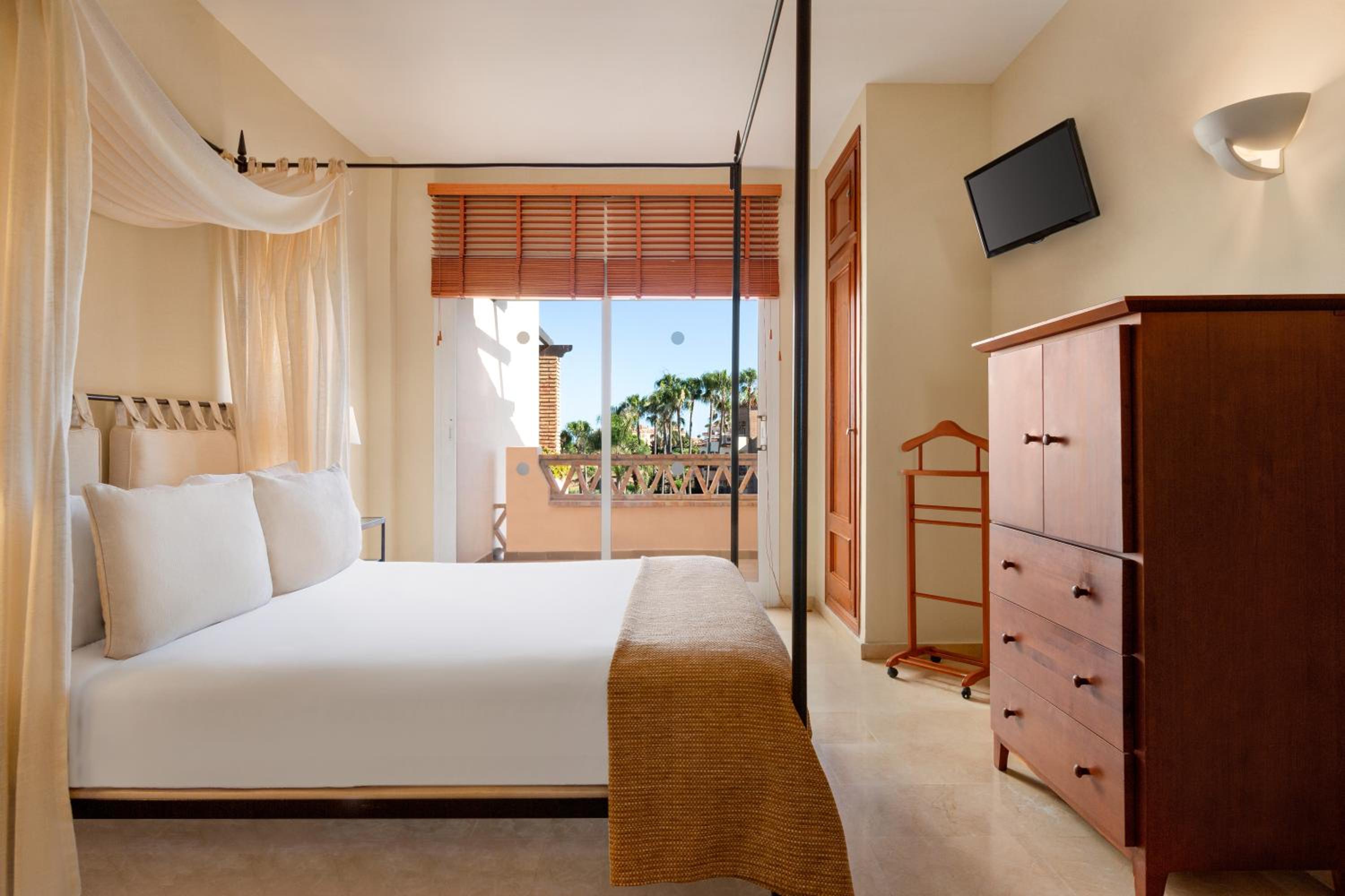 Deluxe Two Bedroom Suite with Sea View