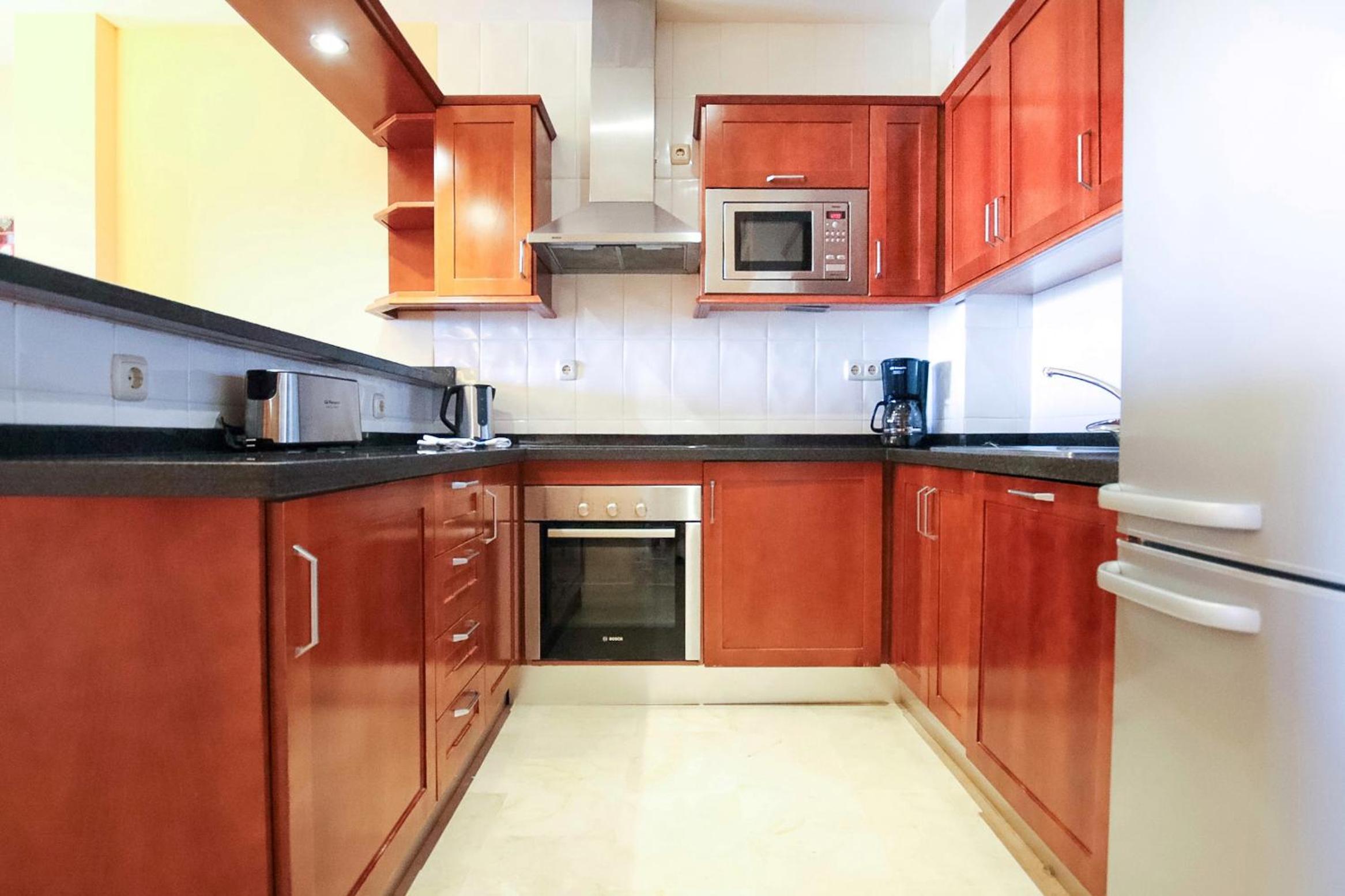 Deluxe Two Bedroom Suite with Sea View thumbnail 5