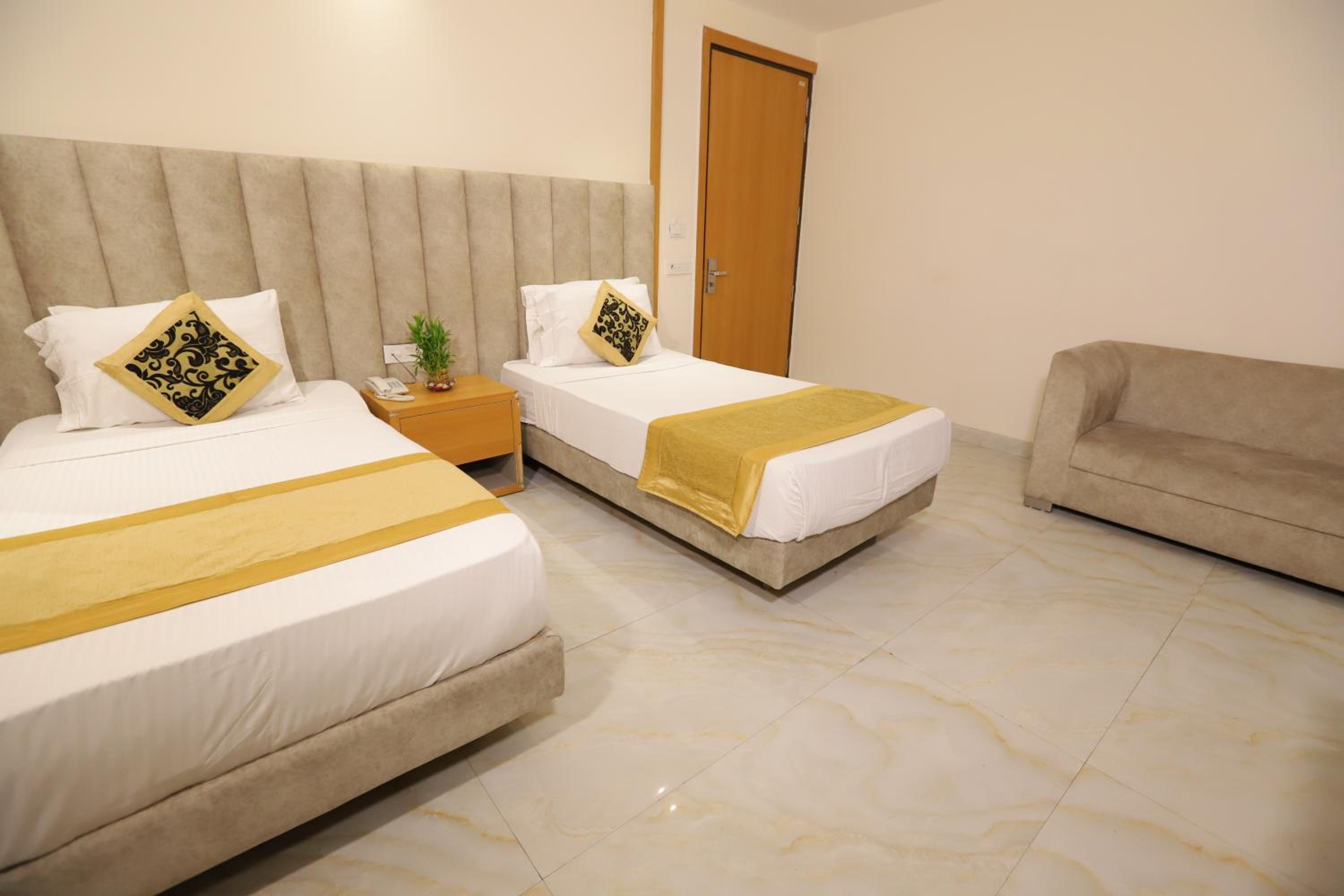 Superior Twin Room photo 3
