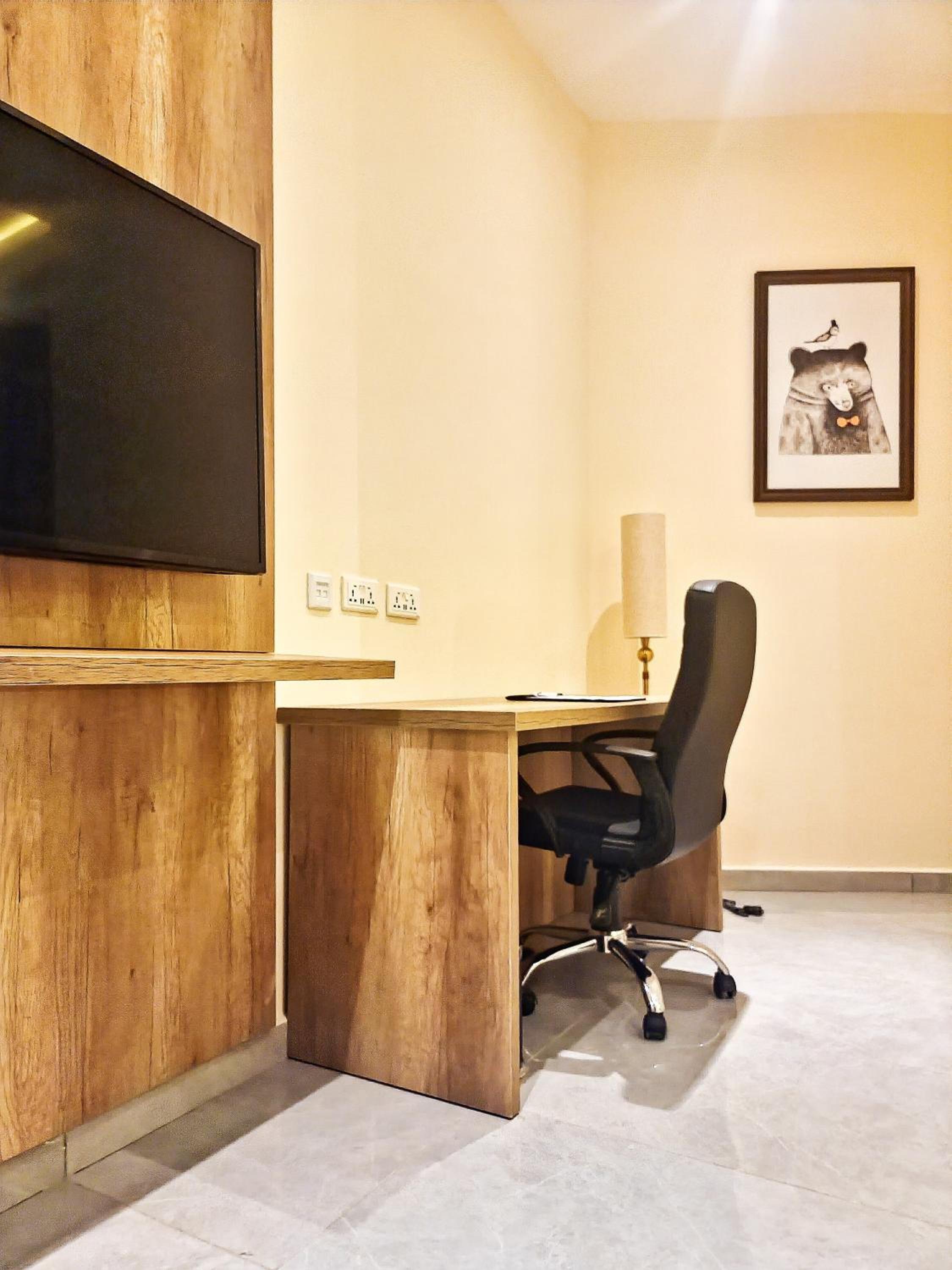 Standard King Room photo 1