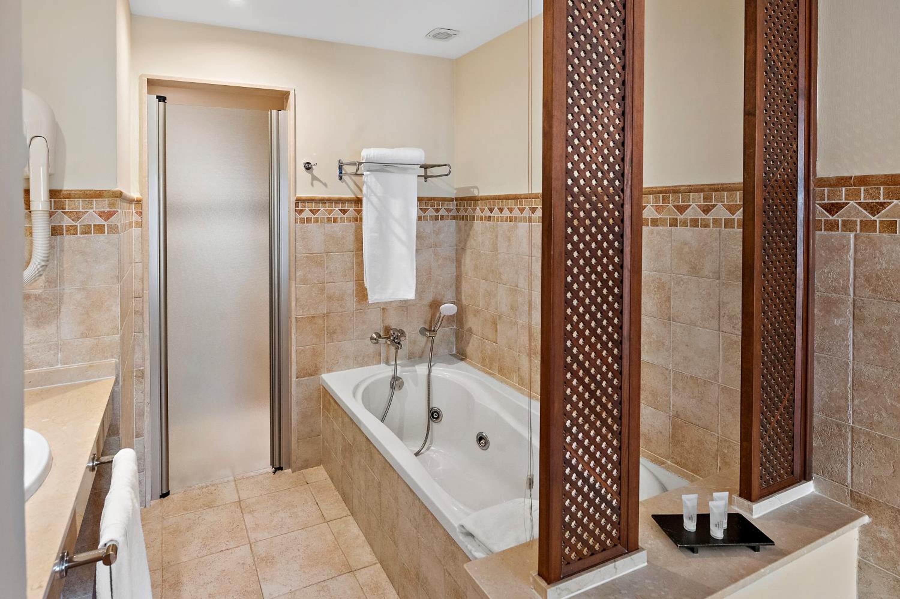 Premium Plus One Bedroom Suite with Sea View