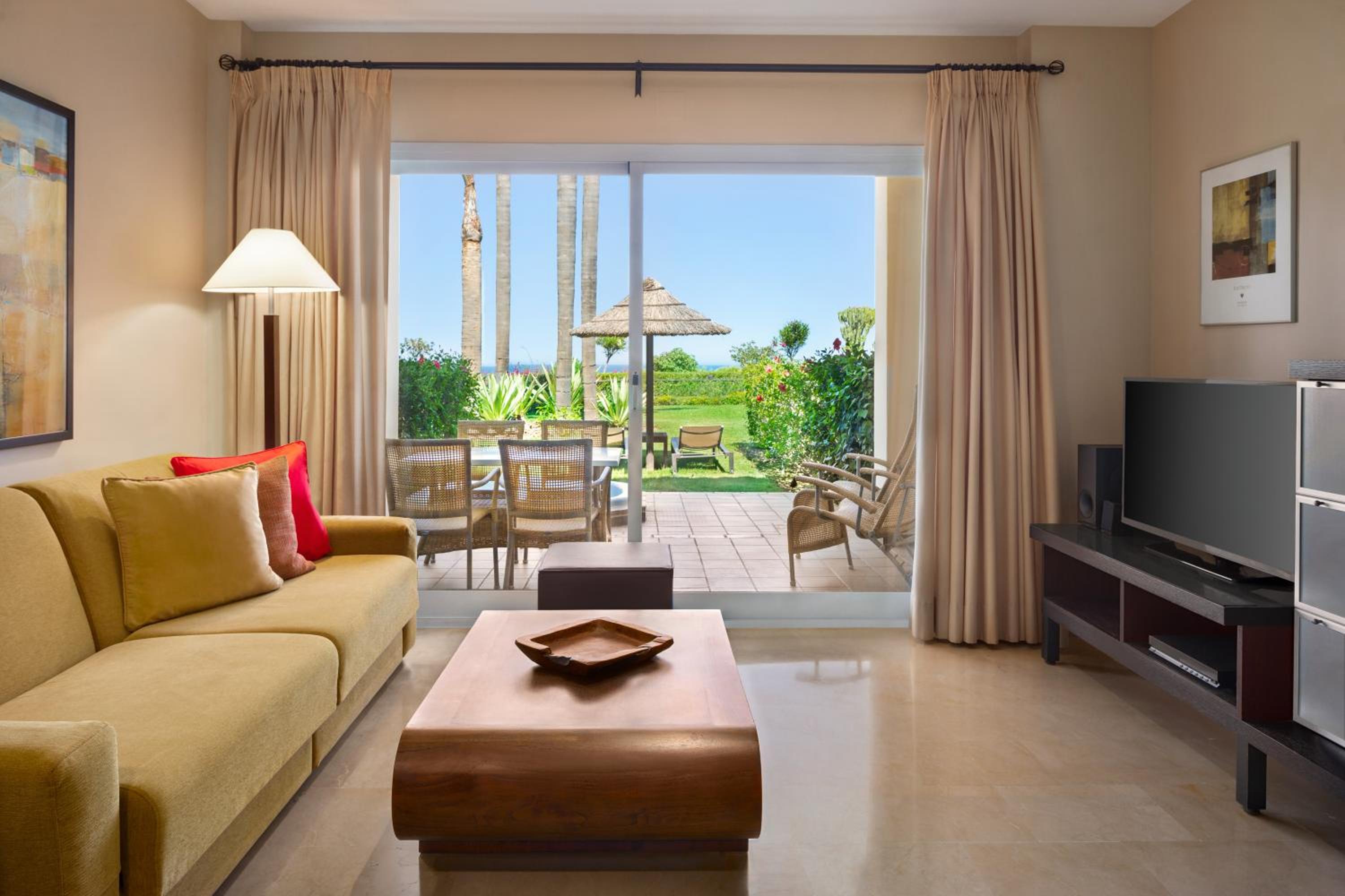 Premium Plus One Bedroom Suite with Hot Tub