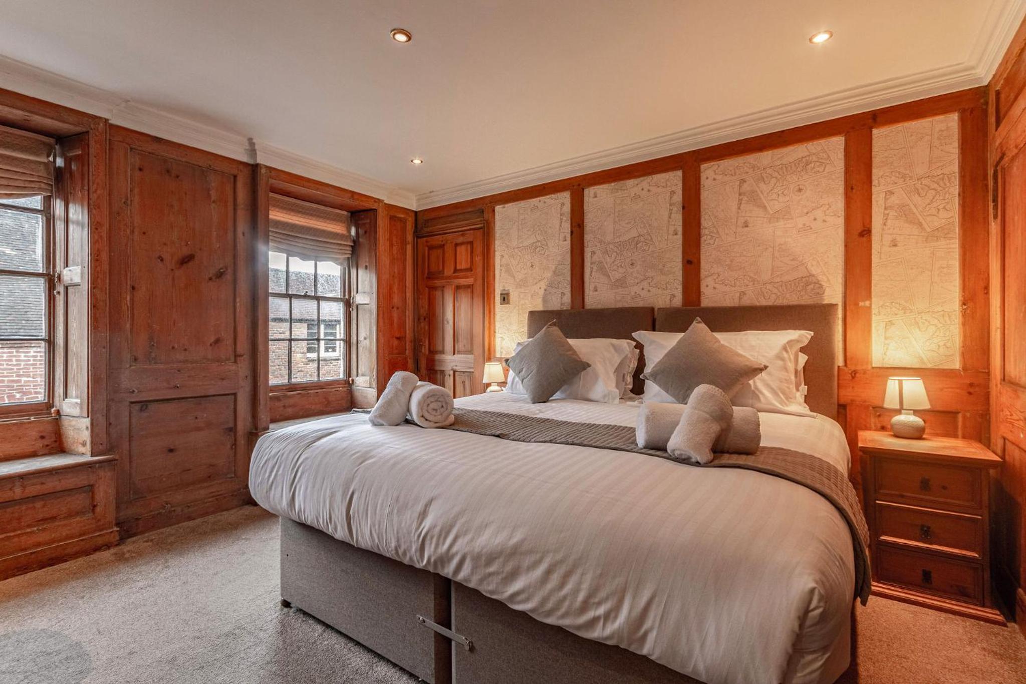 Deluxe King Room - Photo 7