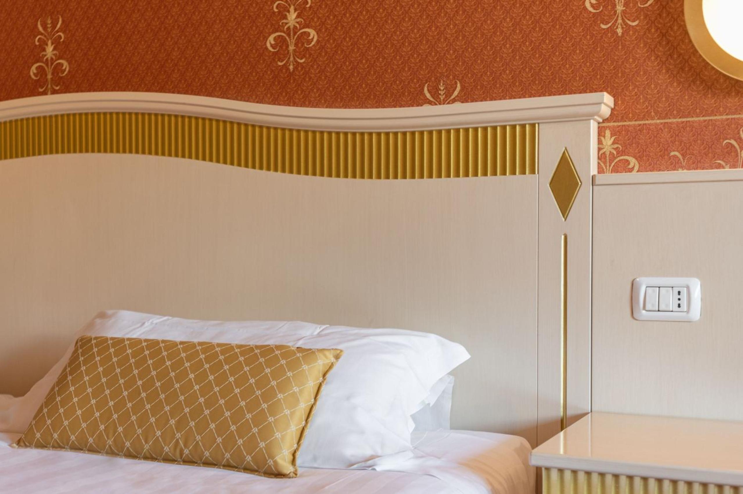 Deluxe Room with Garden View photo 2