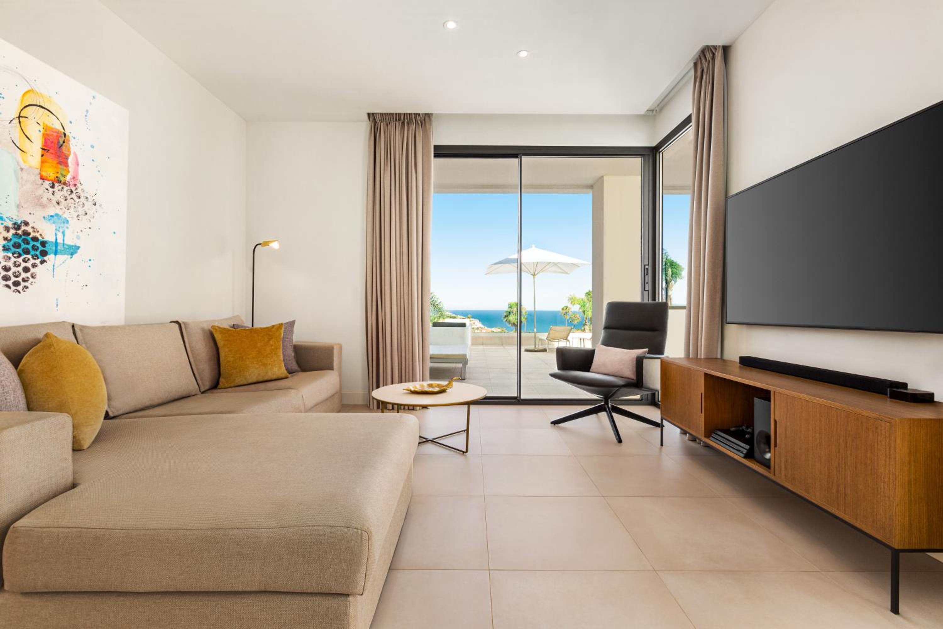 Luxury Two Bedroom Suite with Private Pool and Sea View thumbnail 6