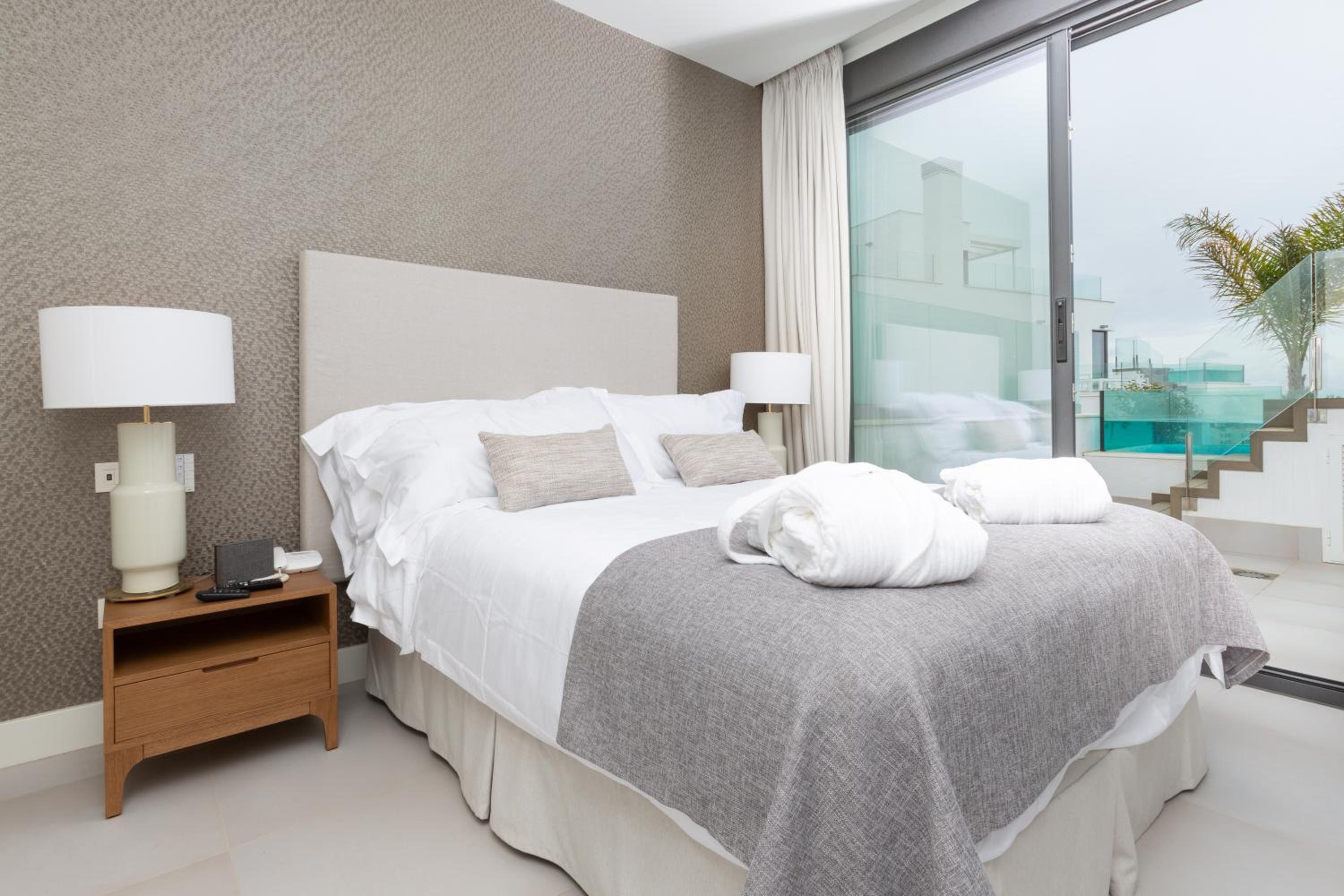 Luxury Two Bedroom Suite with Private Pool and Sea View
