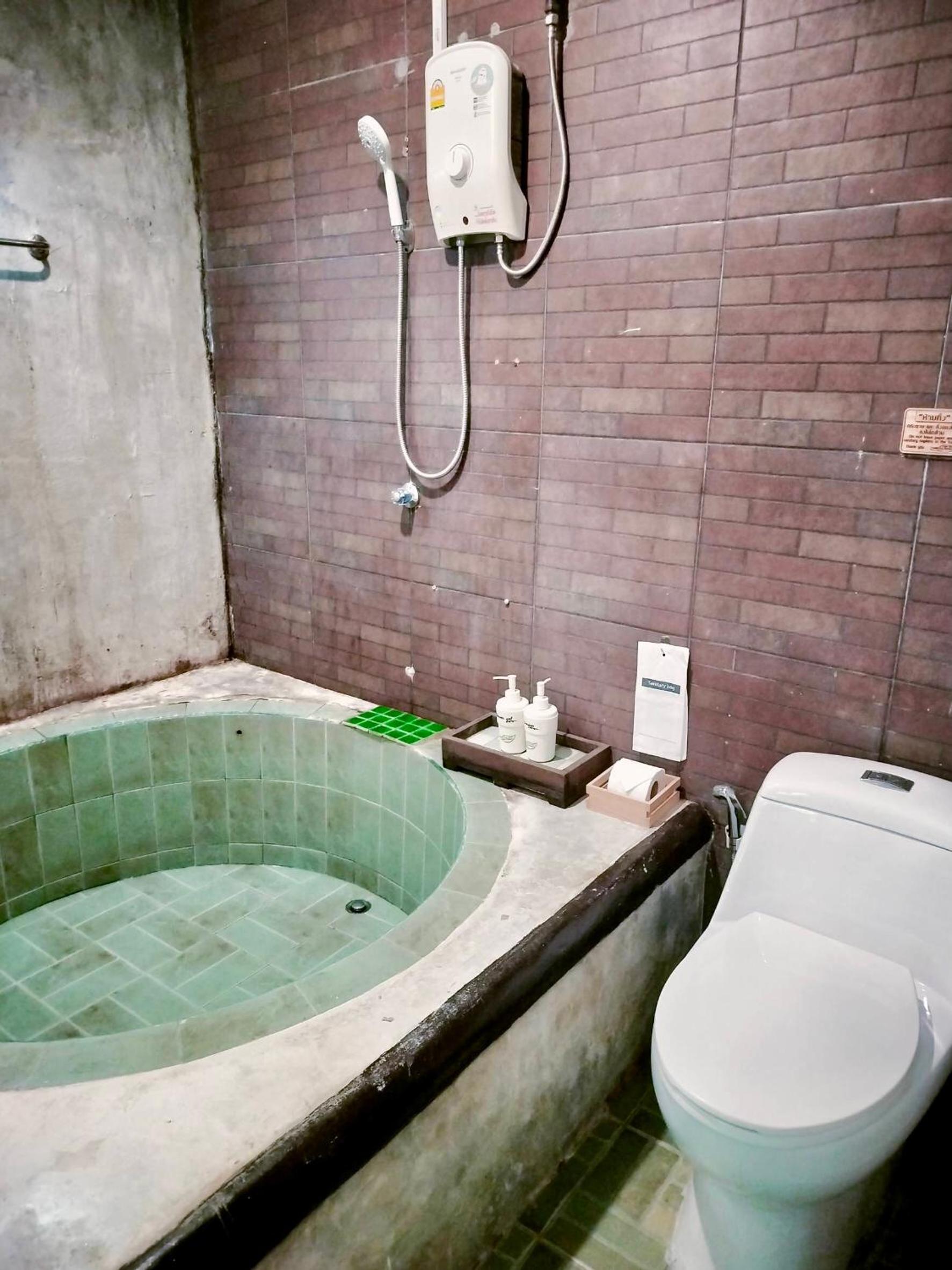 Deluxe Double Room with Bath photo 3
