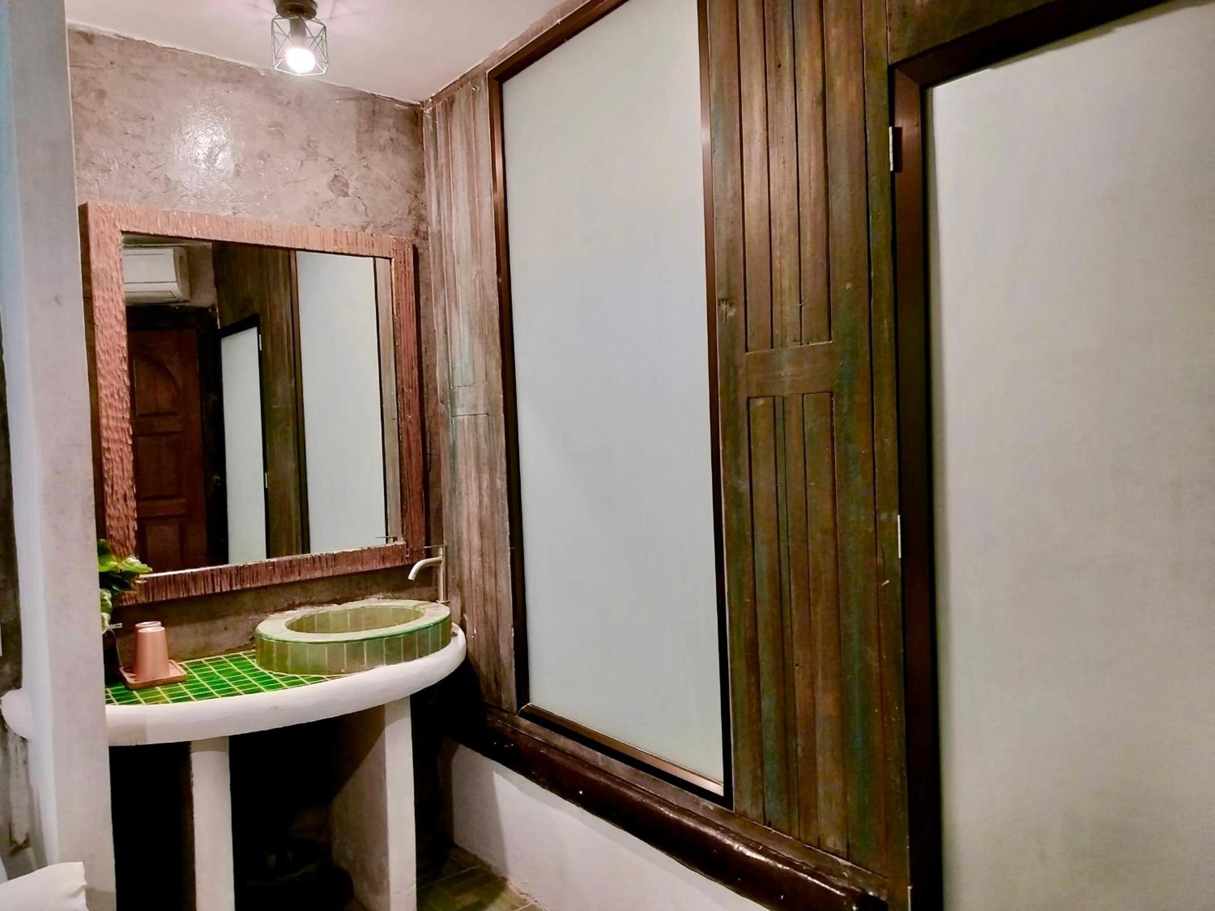 Deluxe Double Room with Bath photo 2