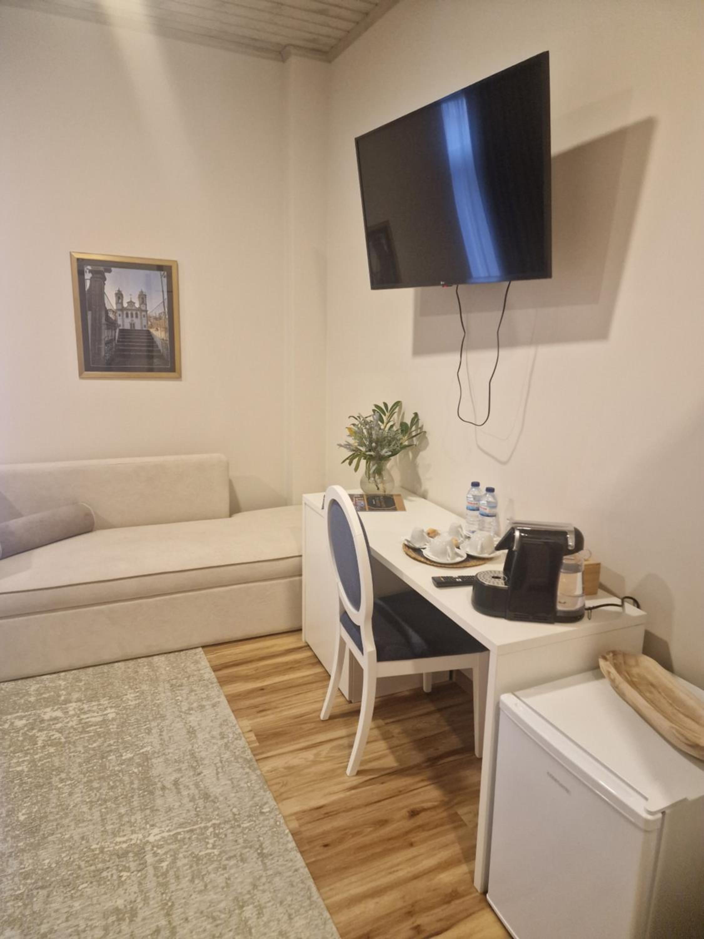 Superior Double or Twin Room with City View photo 3