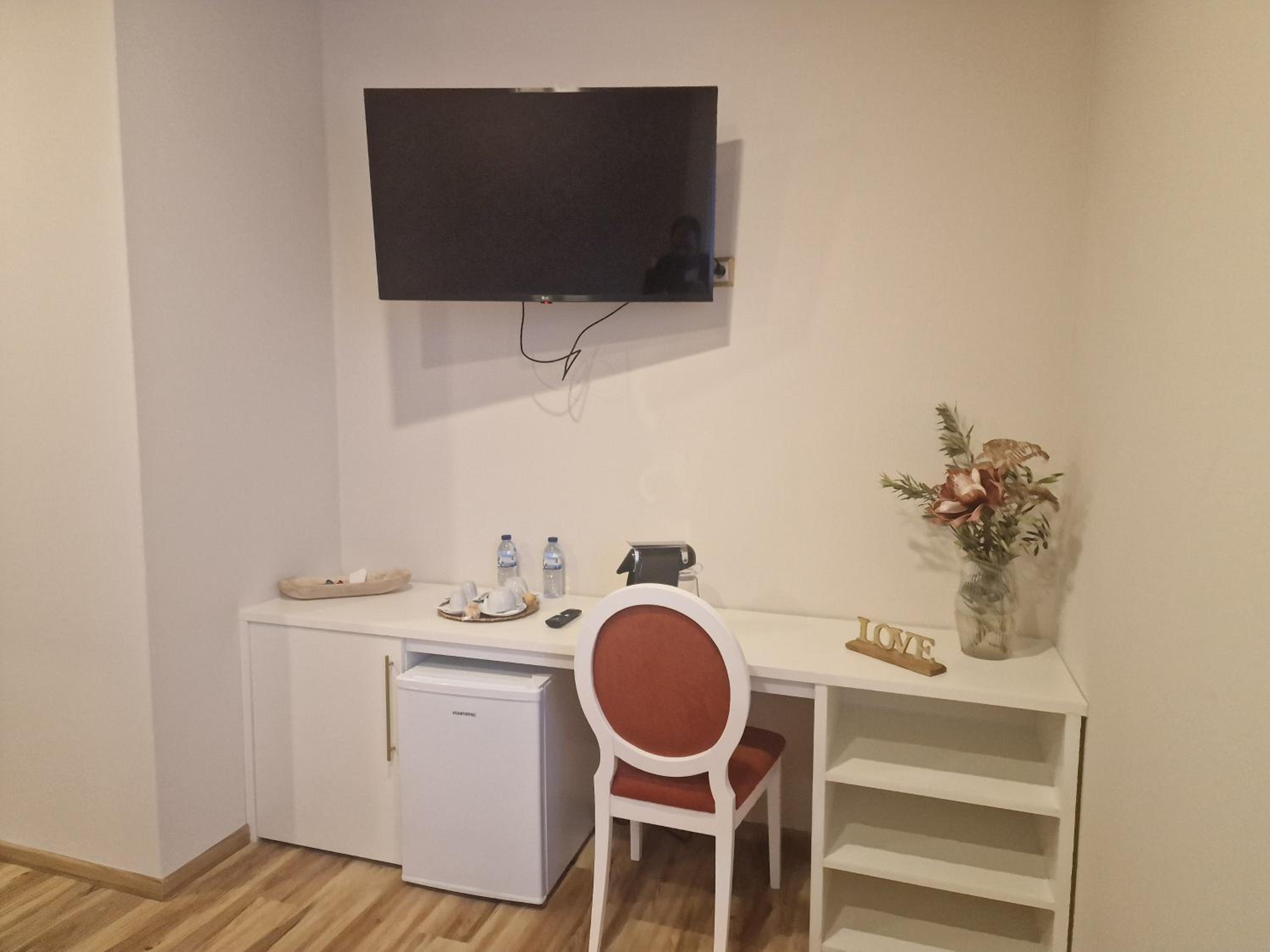 Double Room - Disability Access photo 2