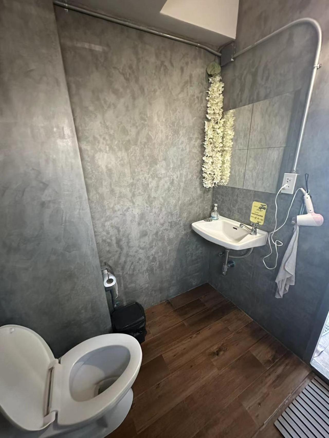 Deluxe King Room photo 2