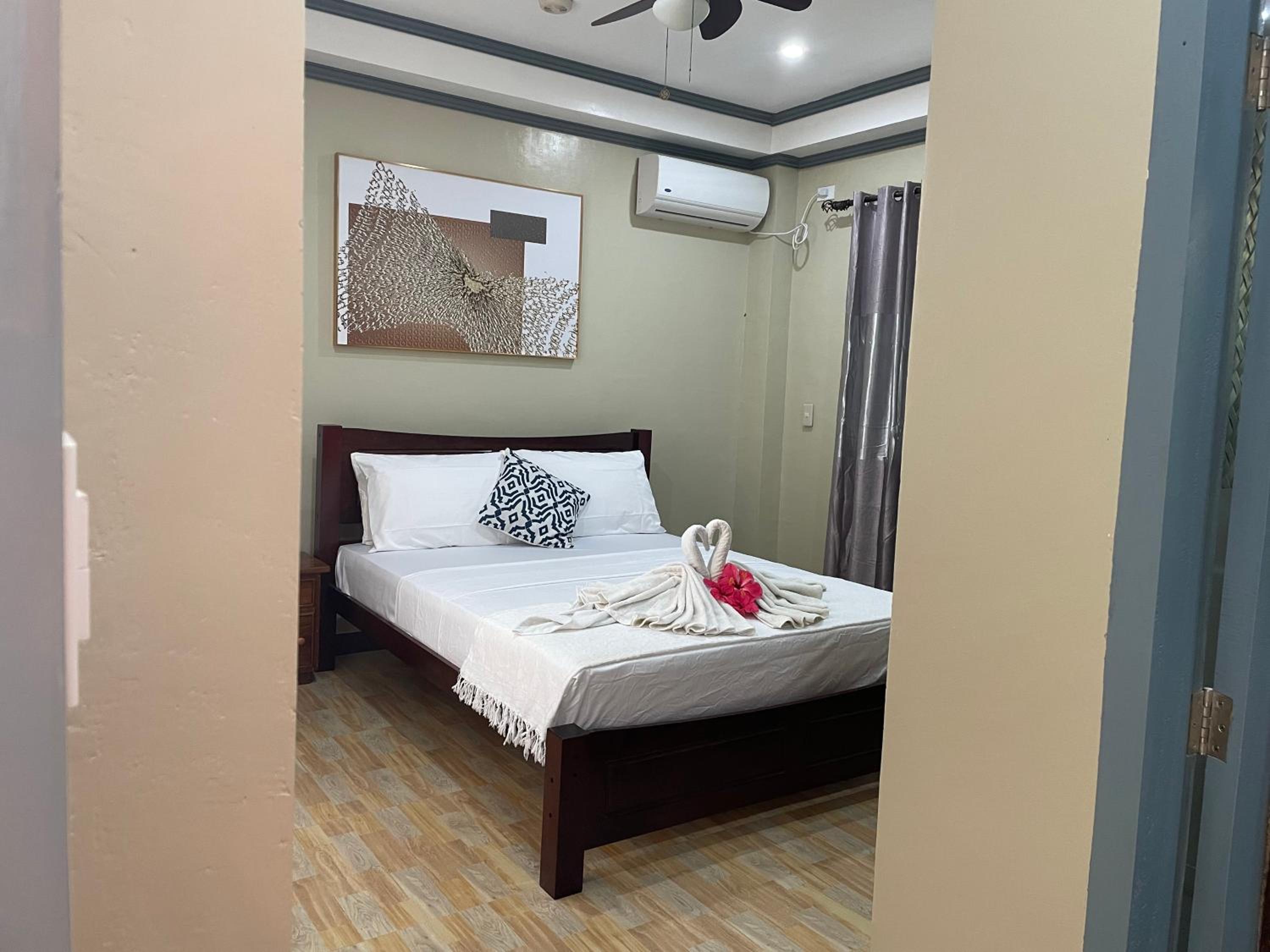 Deluxe Double Room with Sea View - Photo 16