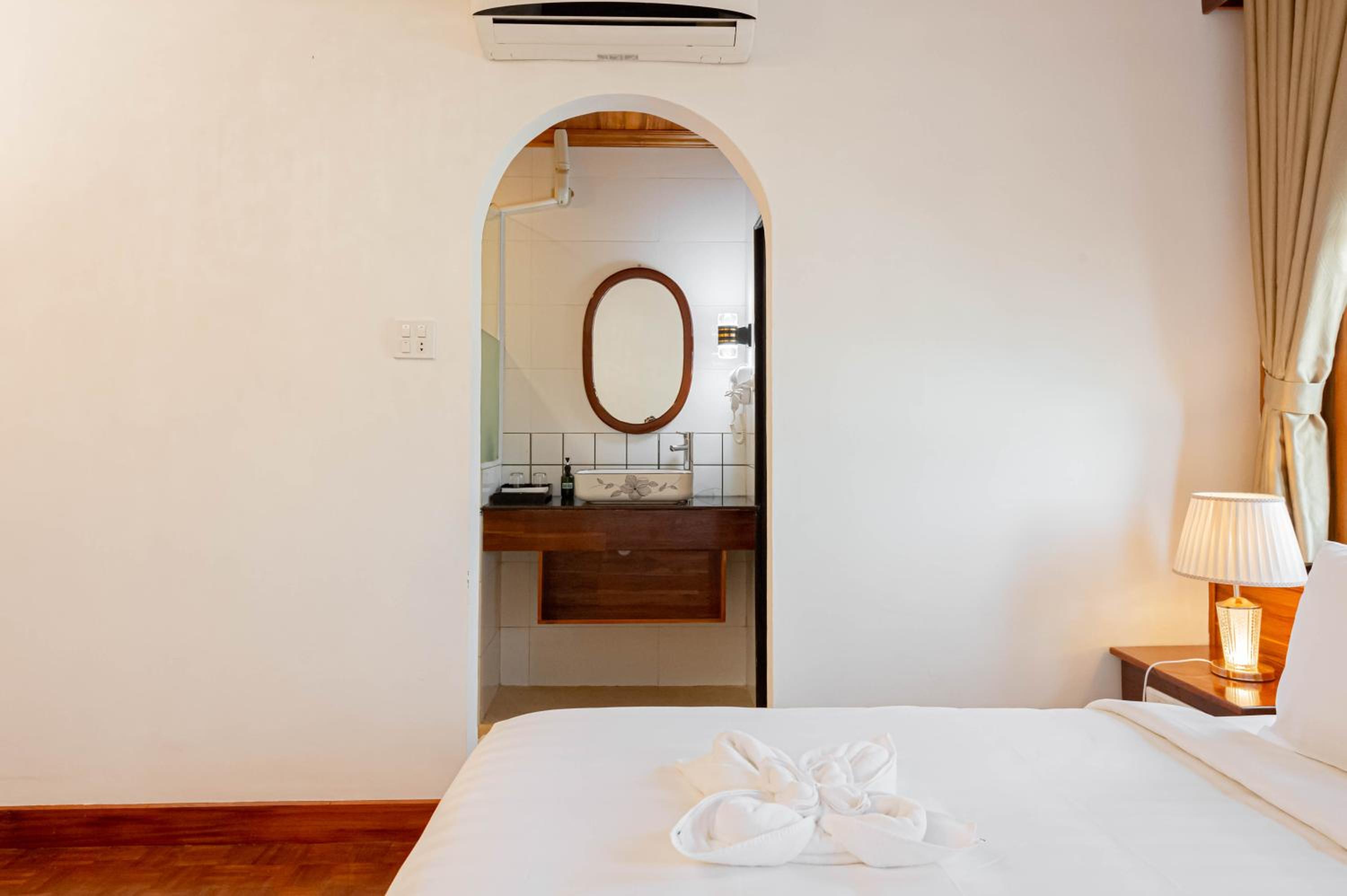 Deluxe Double Room - Photo 22
