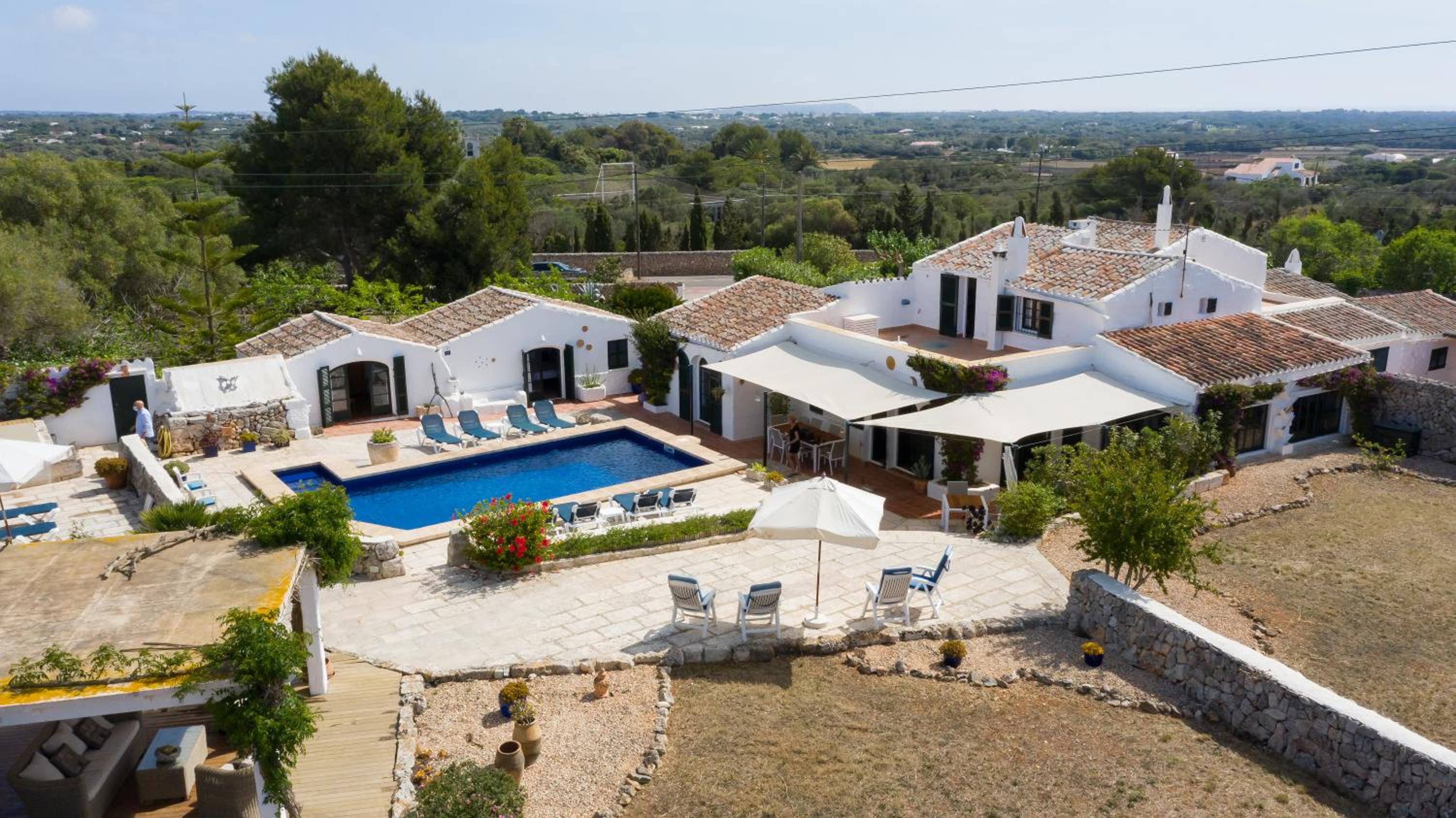 Villa photo 2