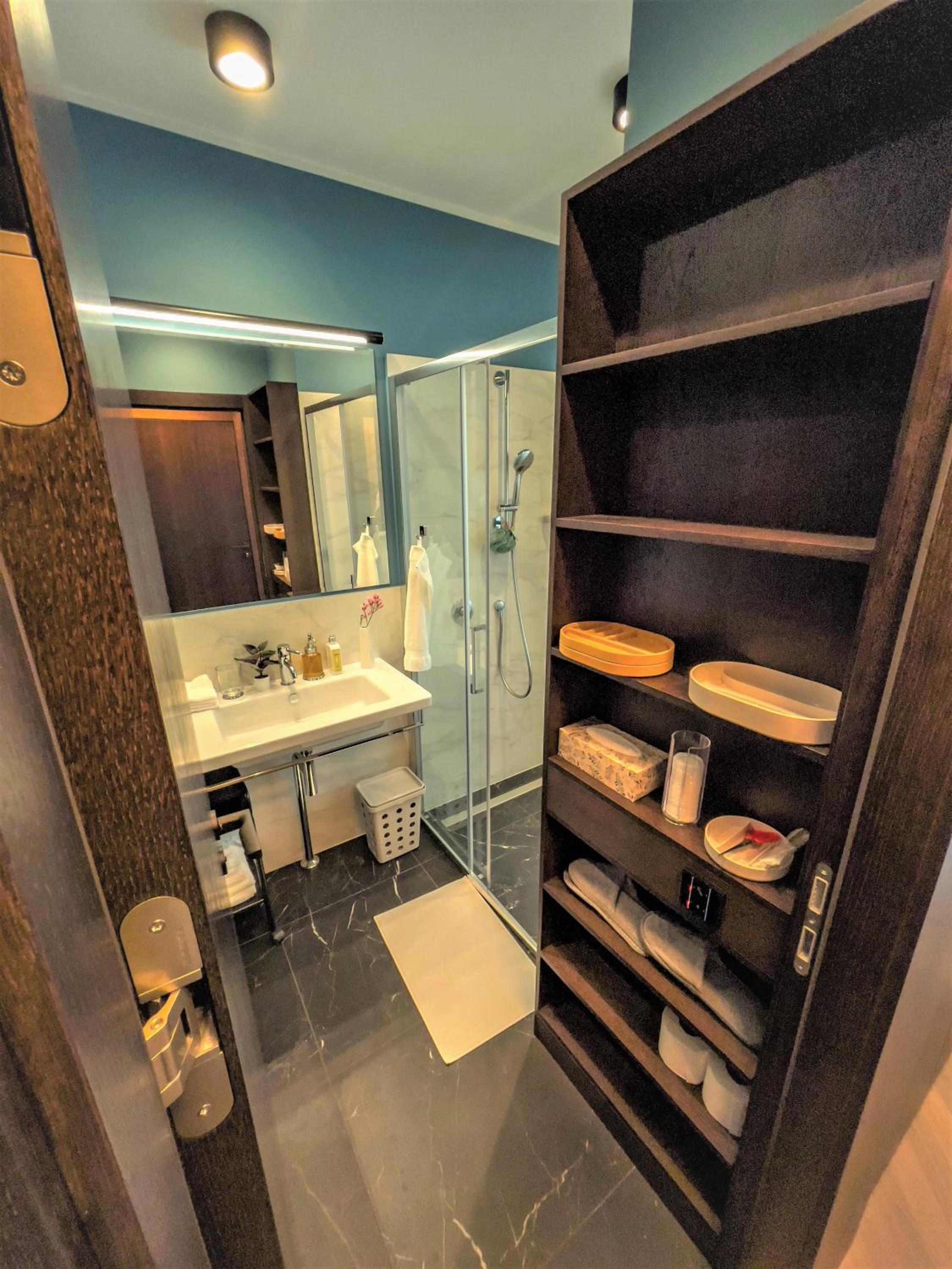 Double Room with Private Bathroom - Photo 8