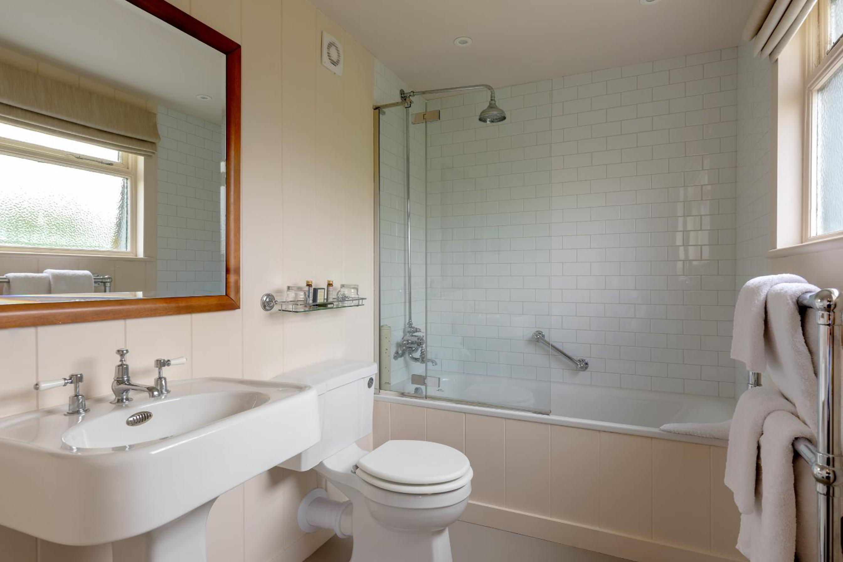Cozy Double Room - Photo 5