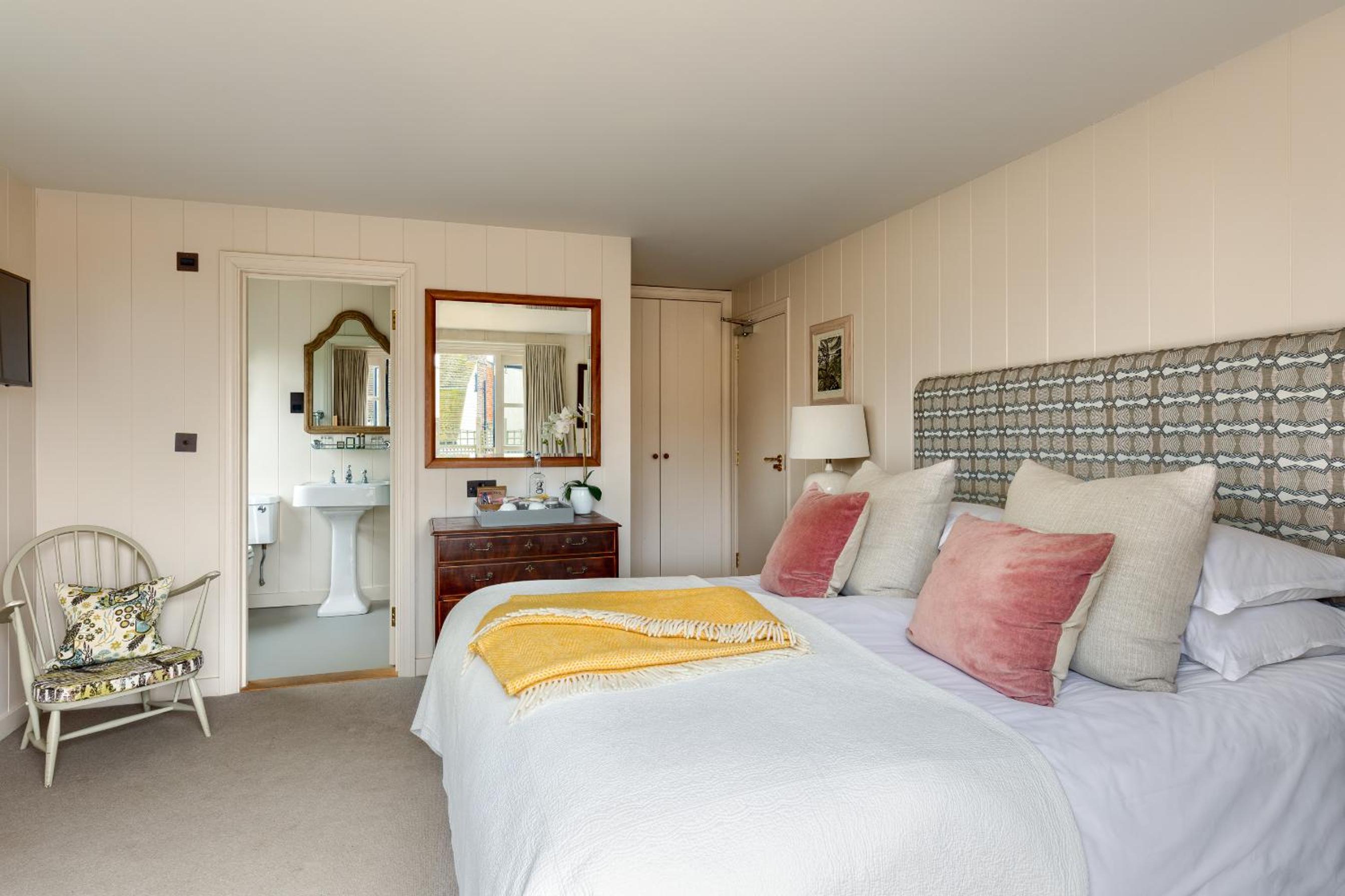 Deluxe Double Room - Photo 3