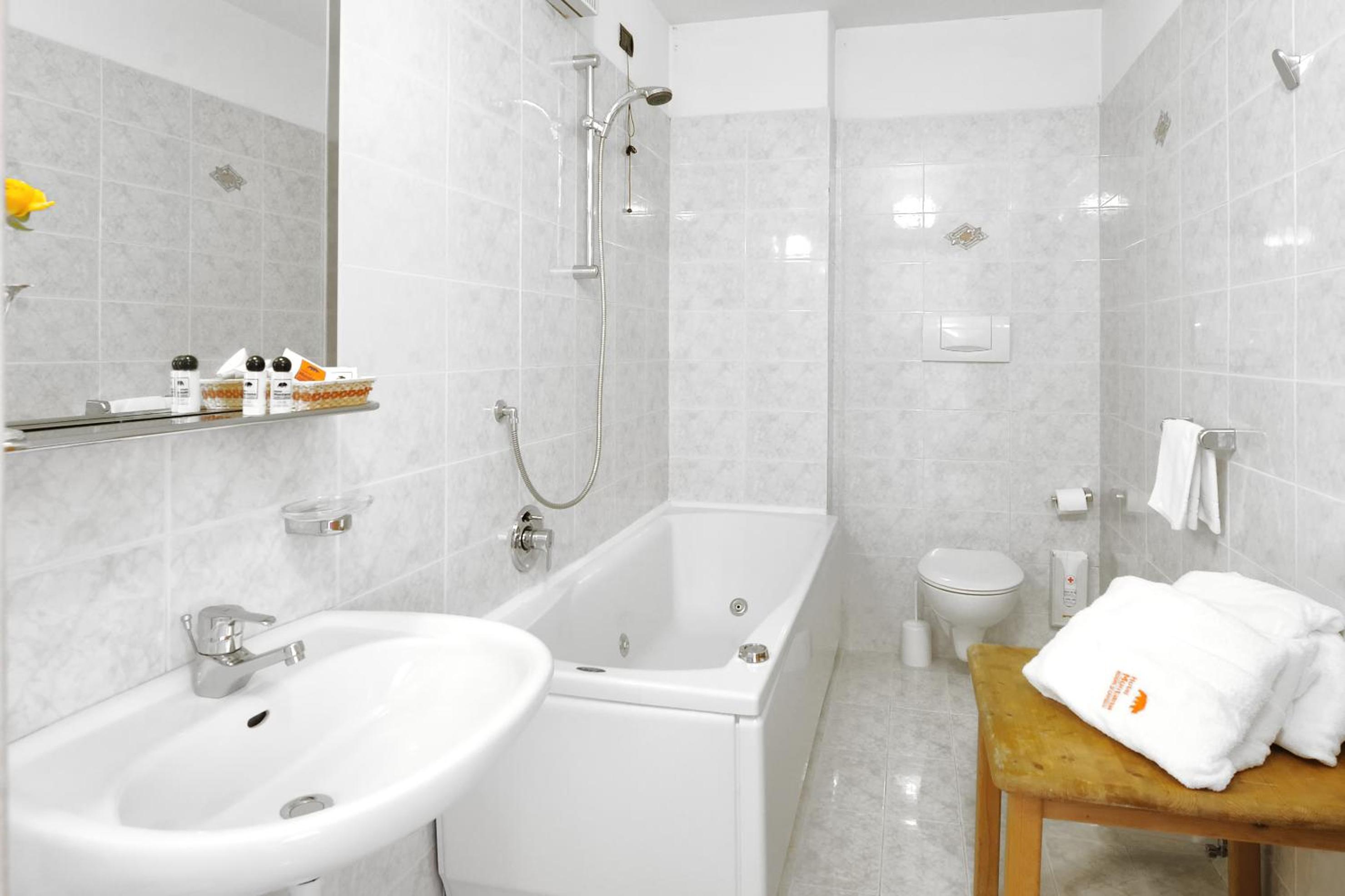 Double or Twin Room - Photo 22