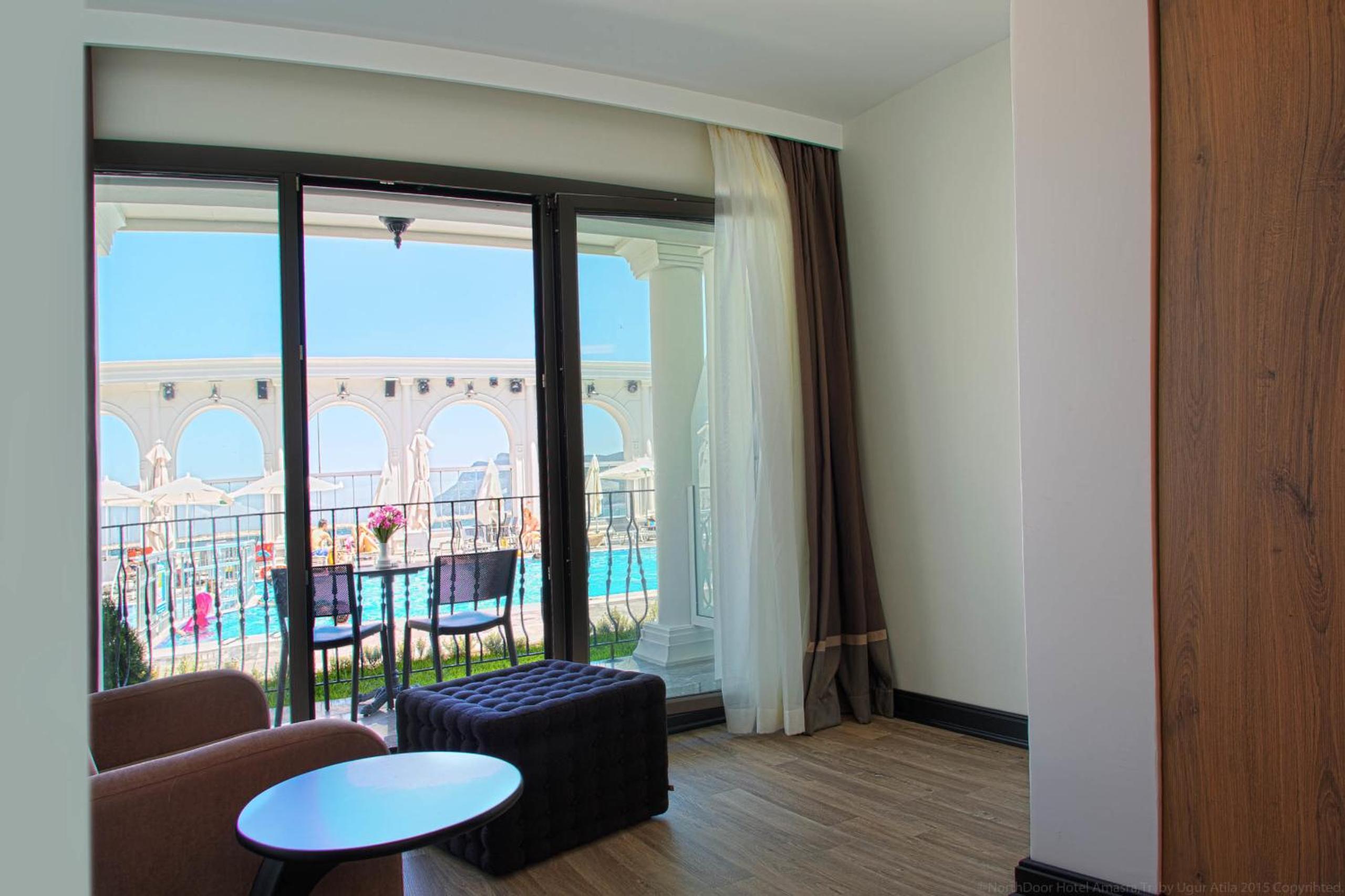 Deluxe Double or Twin Room with Sea View photo 2