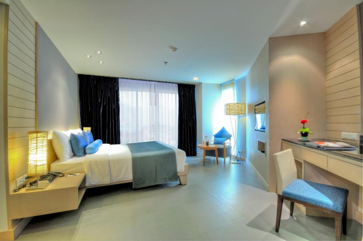 Two-Bedroom Family - Photo 9