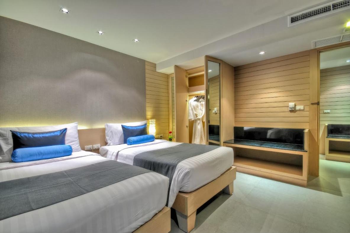 Two-Bedroom Family - Photo 10