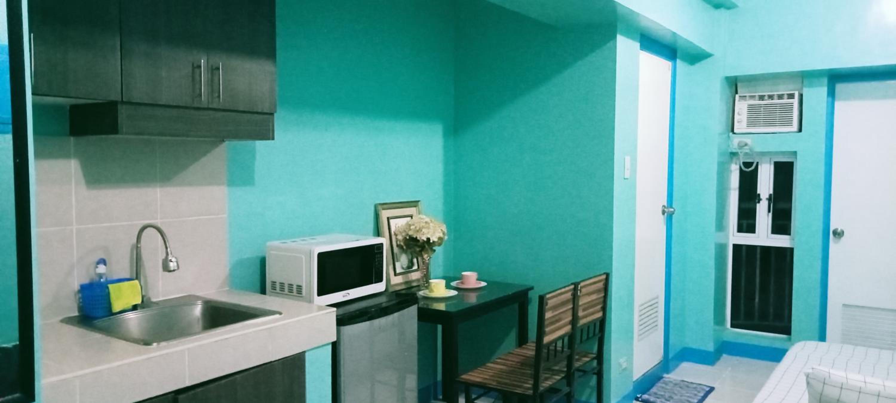 Studio with Balcony - Photo 18