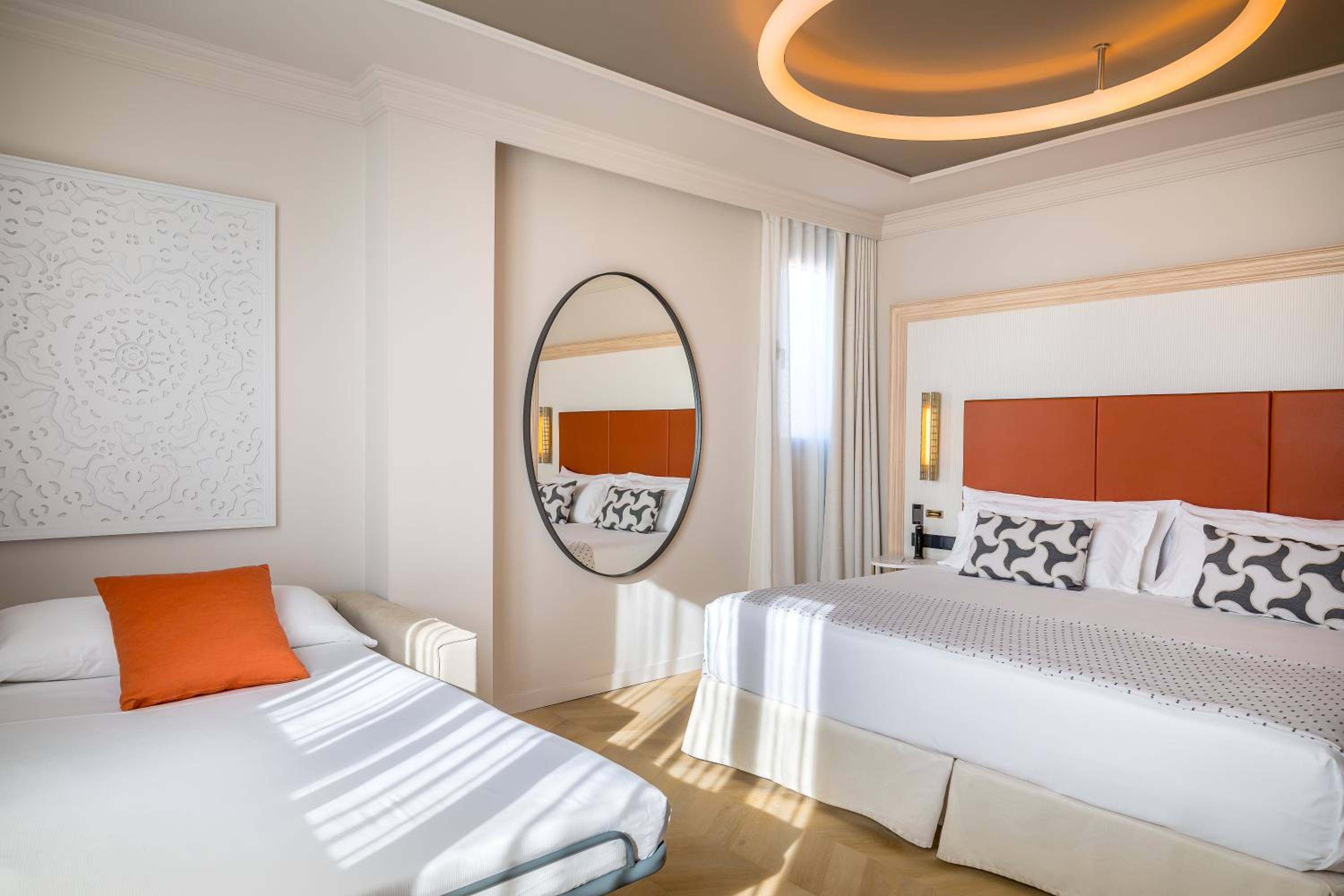 Triple Room (3 Adults) - Photo 9