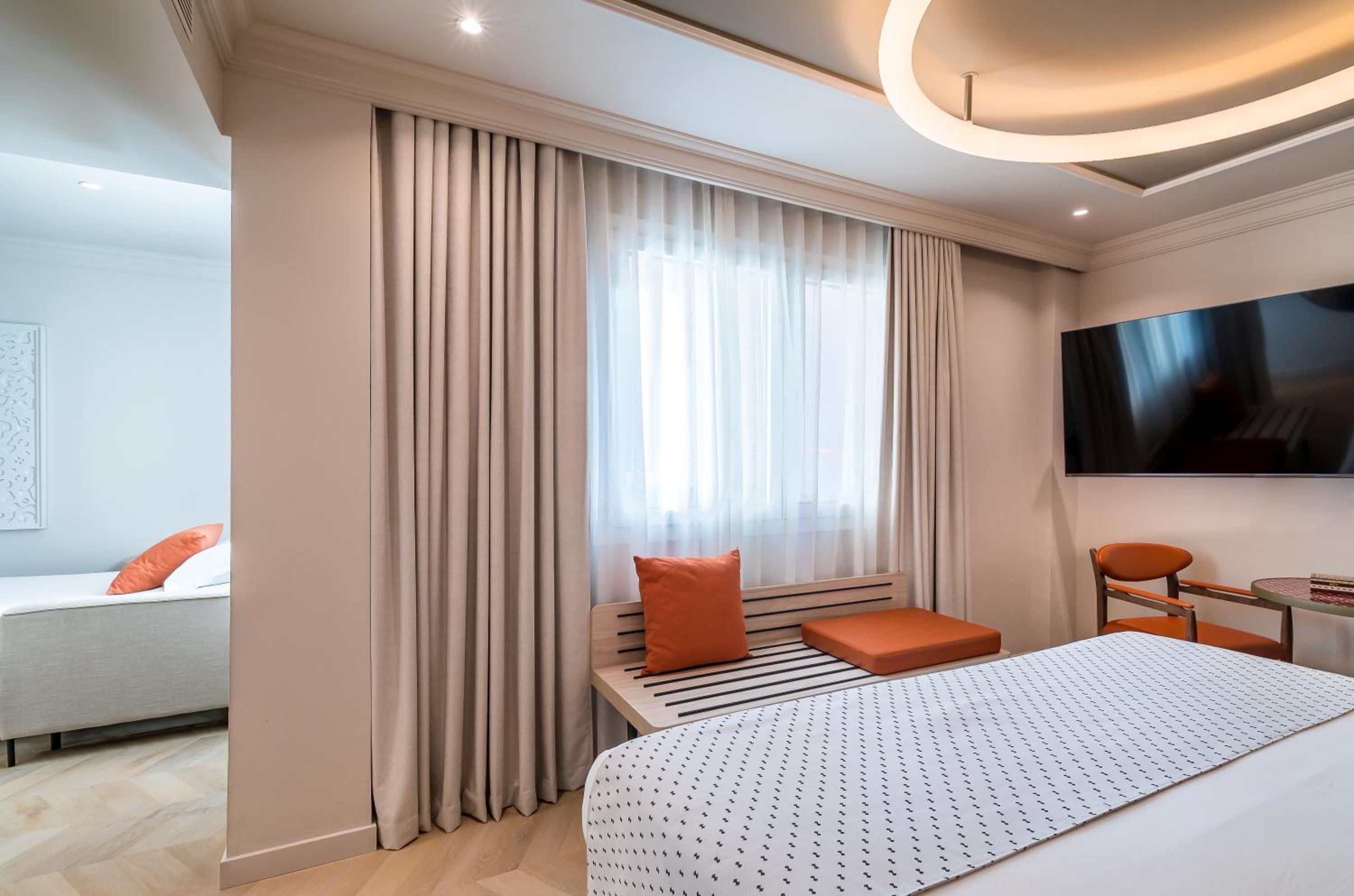Triple Room (3 Adults) - Photo 5