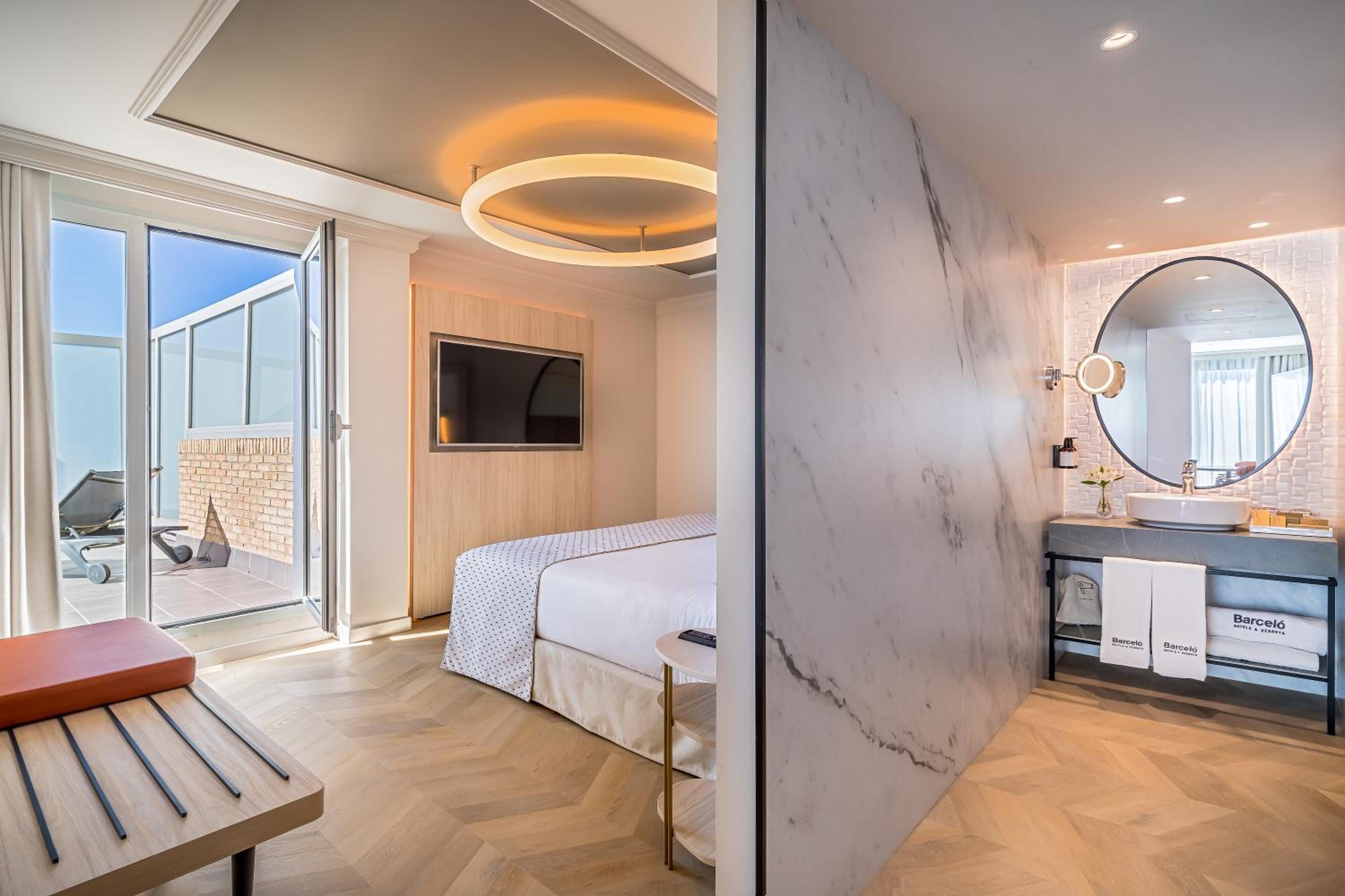 Junior Suite - Photo 12