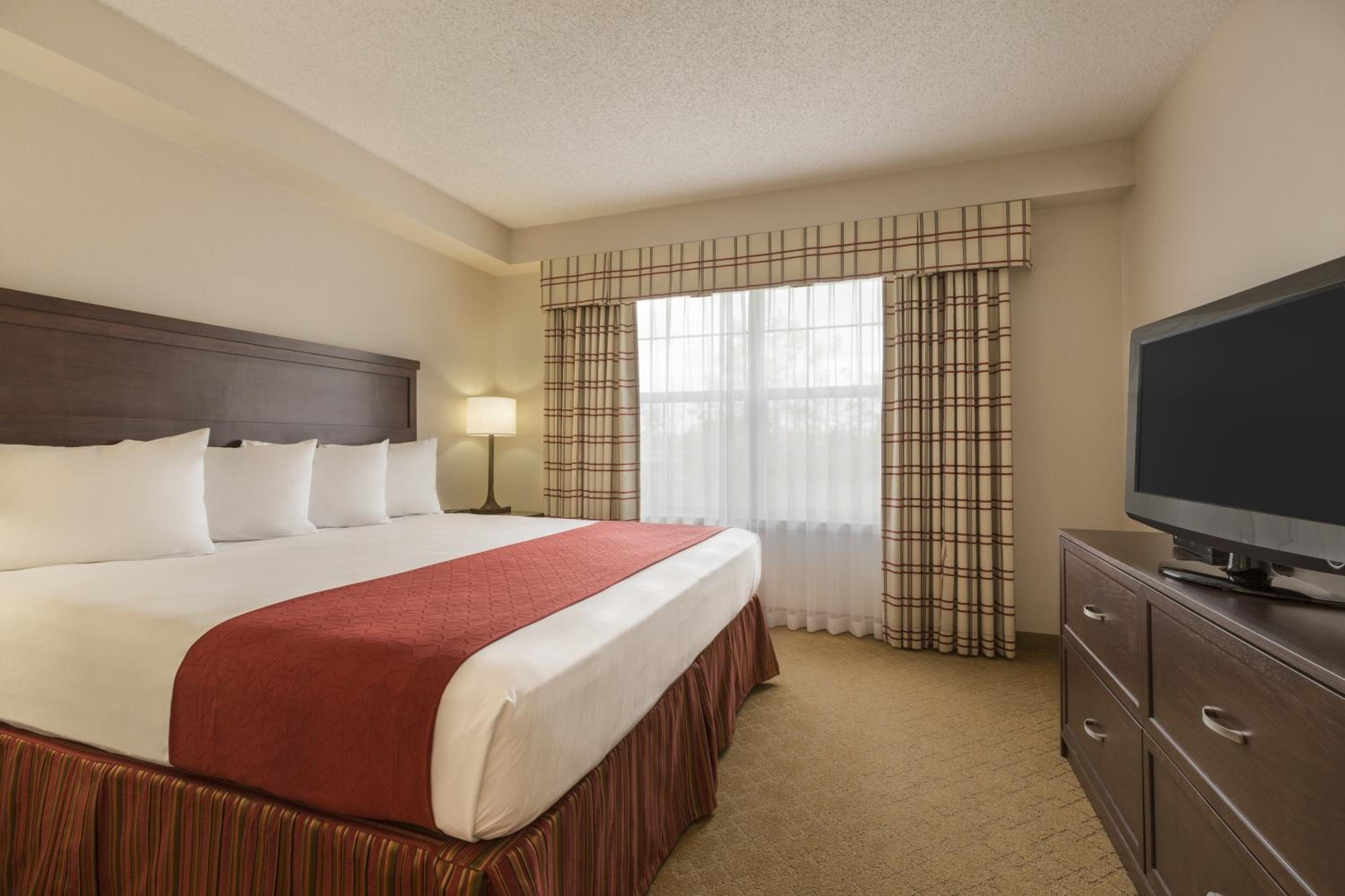 One-Bedroom King Suite - Non-Smoking - Photo 3