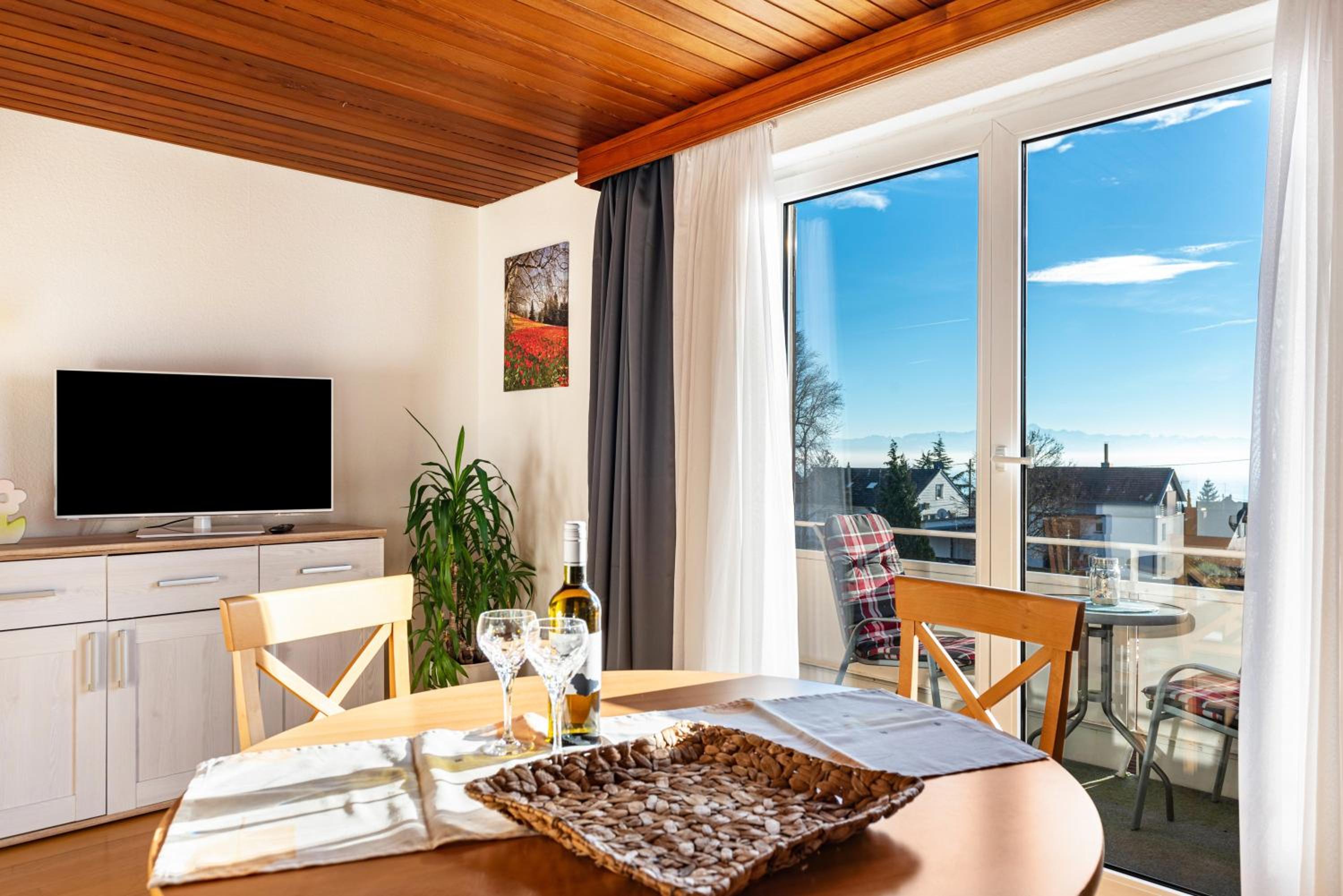 Two-Bedroom Deluxe Apartment with Balcony photo 1