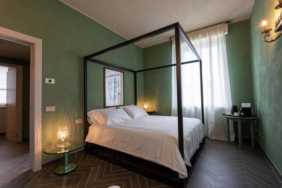 Deluxe Double Room (2 Adults + 1 Child) photo 1