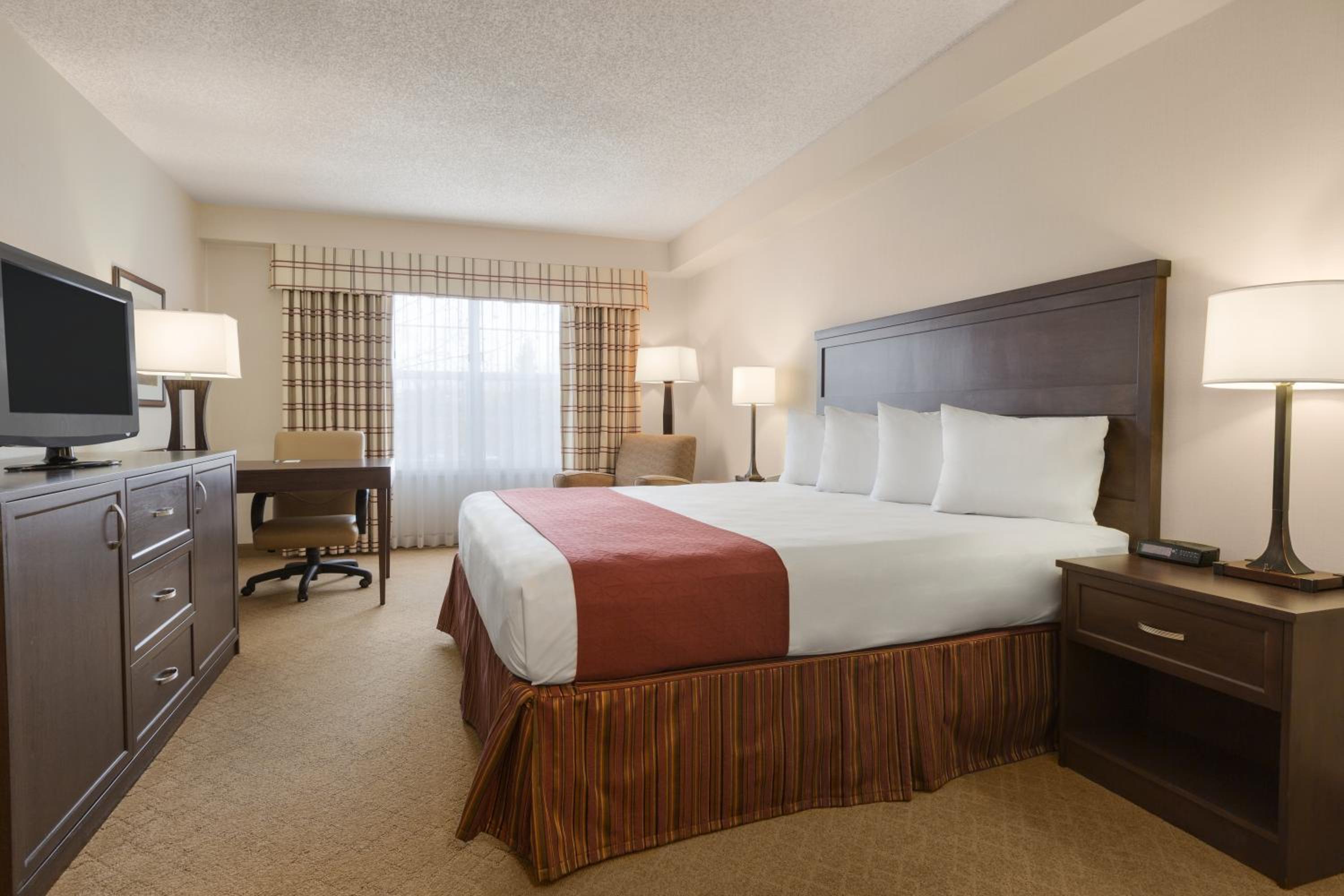 King Room - Non-Smoking - Photo 2