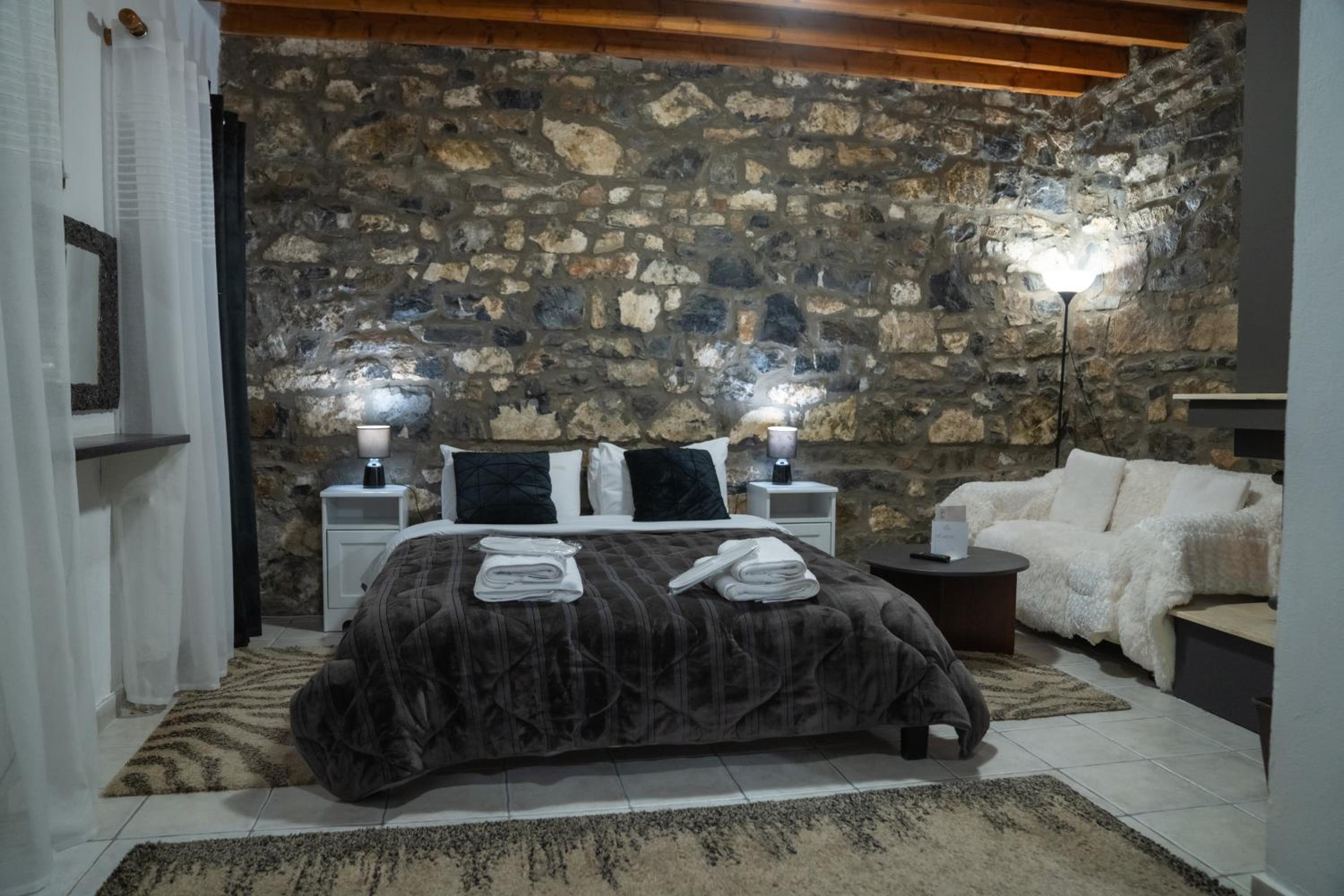 Deluxe King Room photo 1