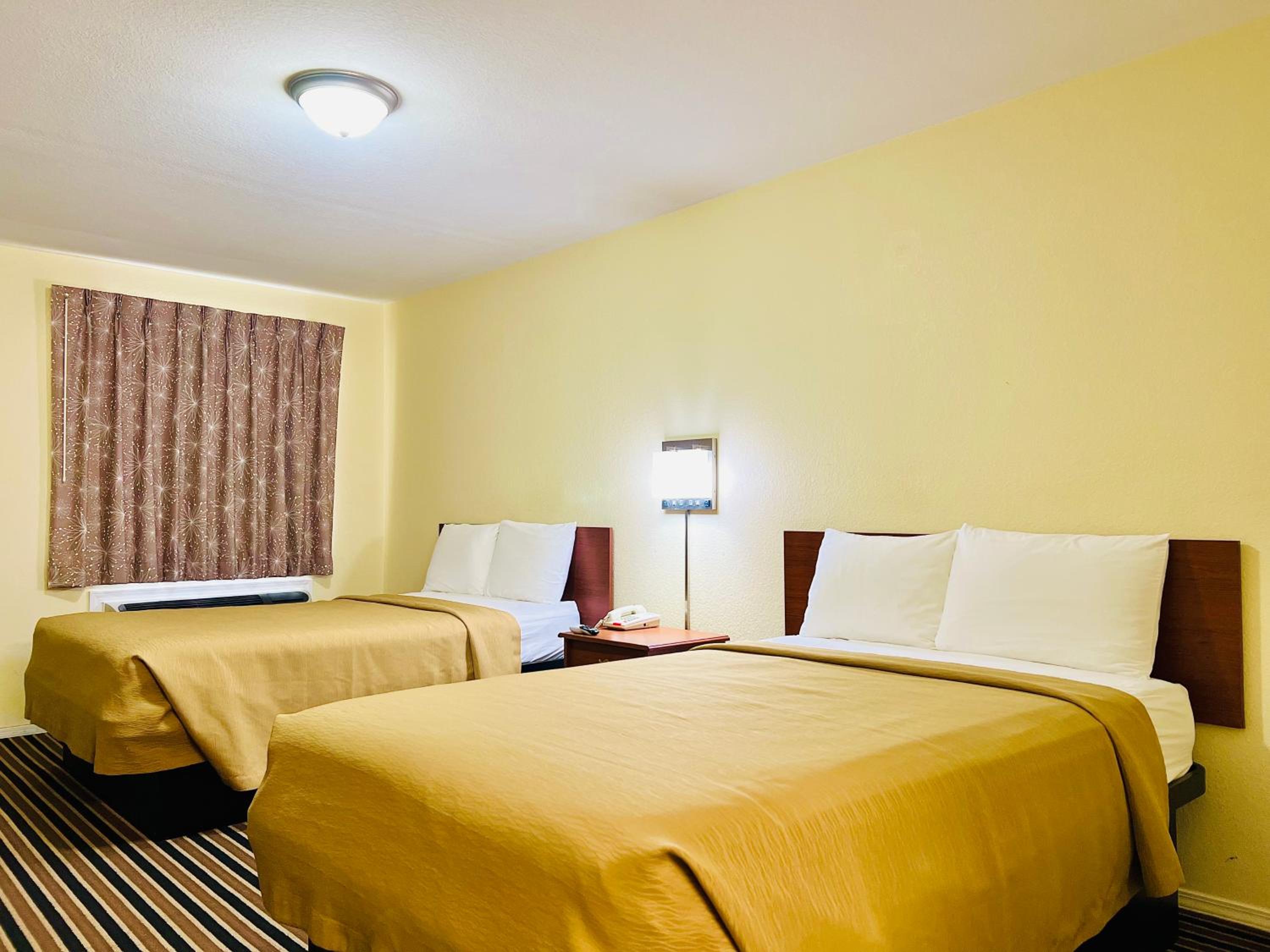 Double Room with Two Double Beds - Non-Smoking photo 1