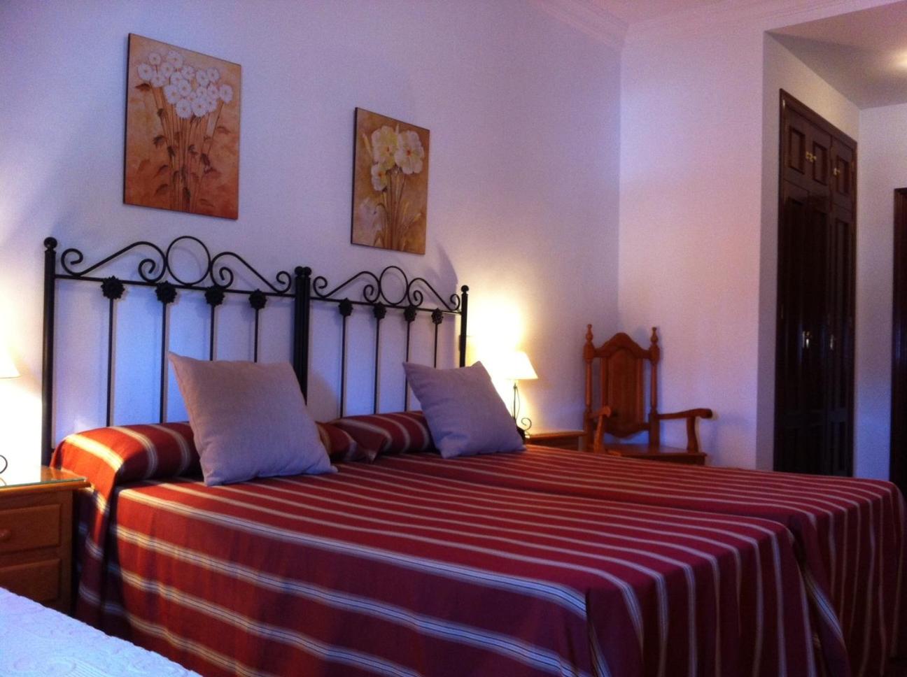 Double or Twin Room - Photo 10