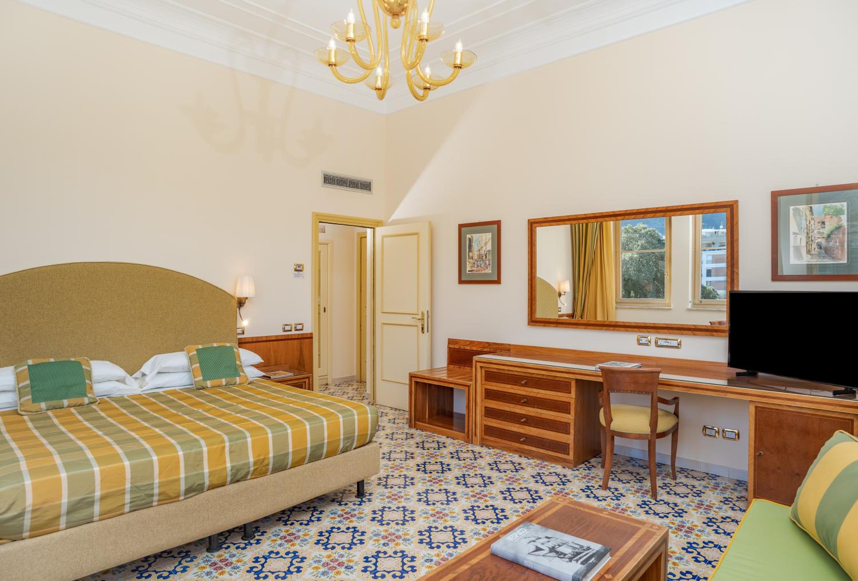 Large Double or Twin Room