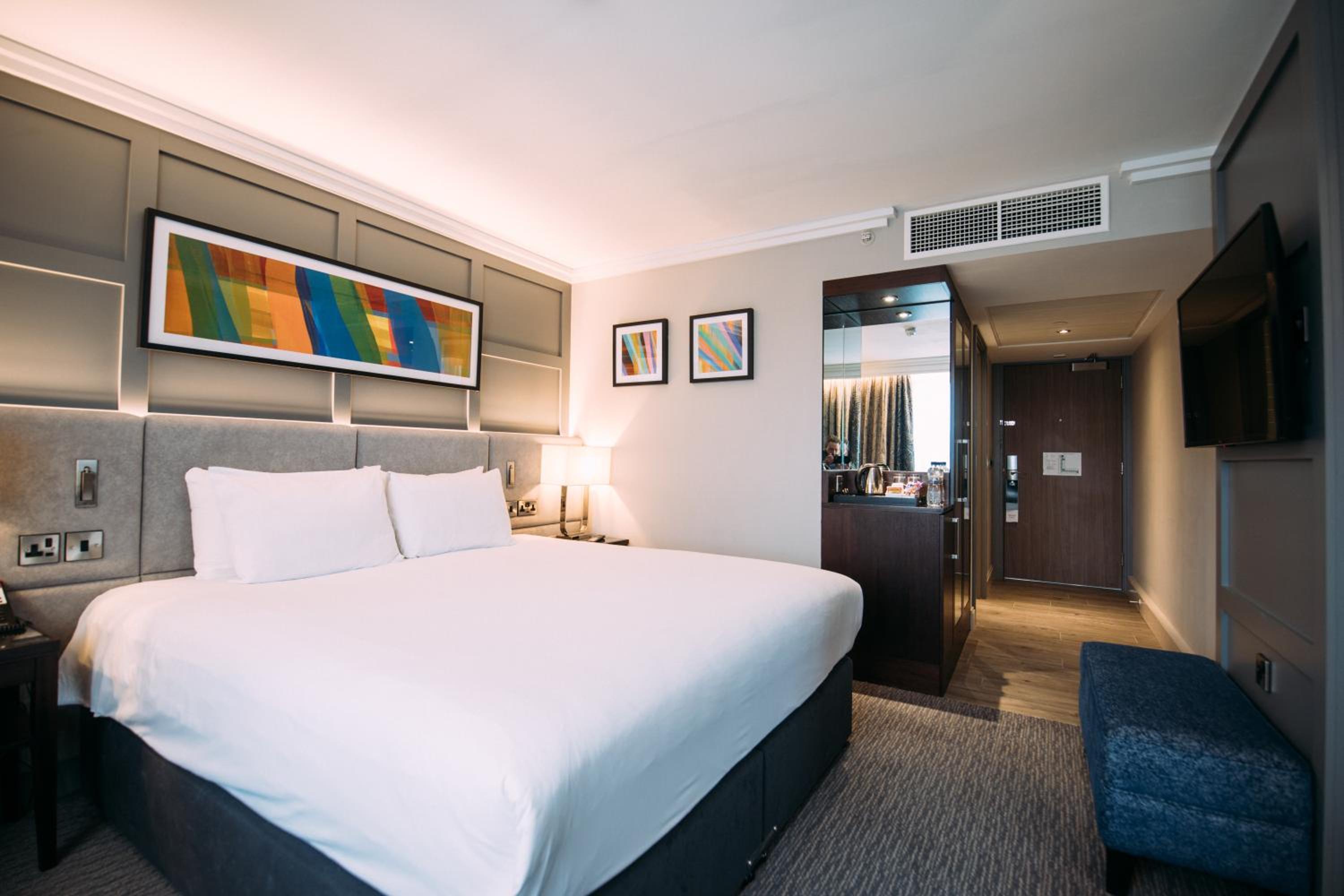 Junior King Suite with Additional Living Area - Photo 2