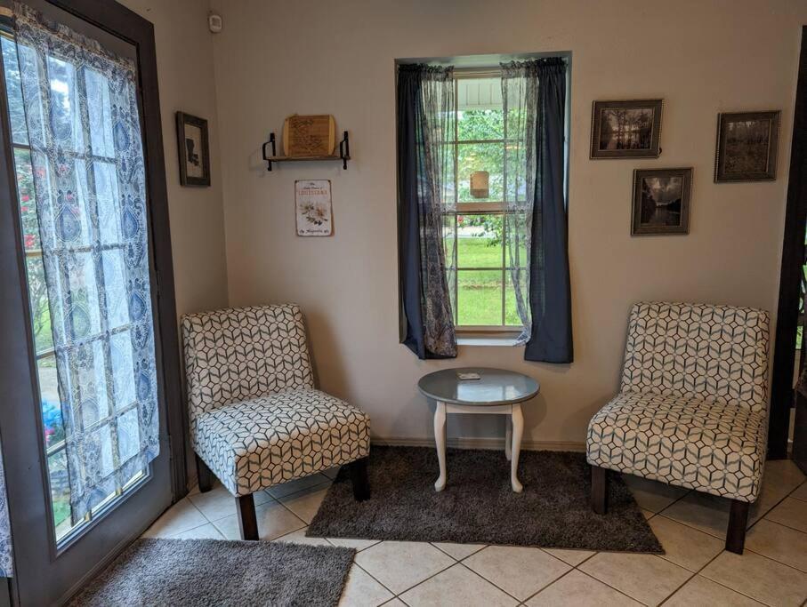 Three-Bedroom House photo 2