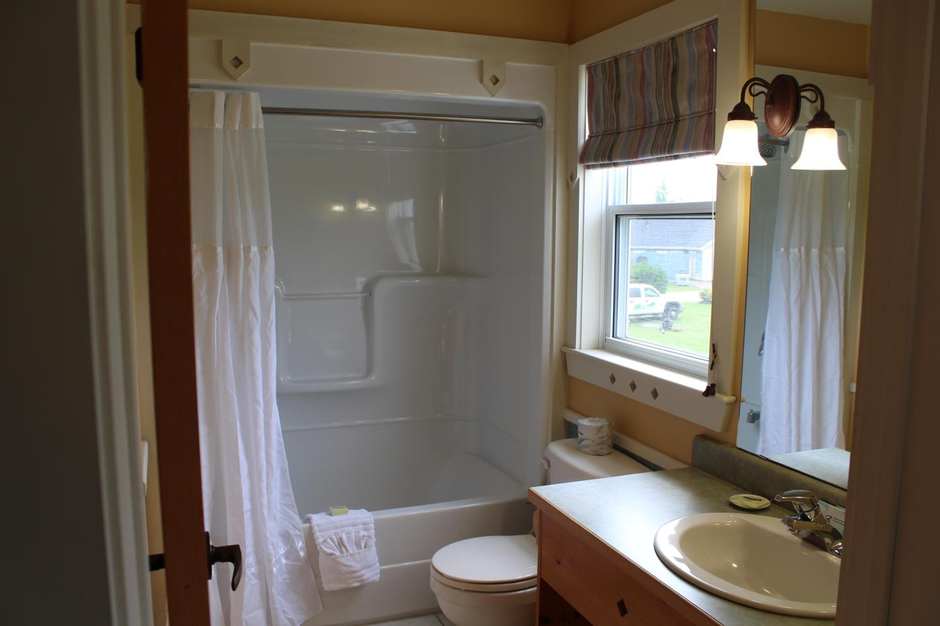 Two-Bedroom Cottage - Photo 9