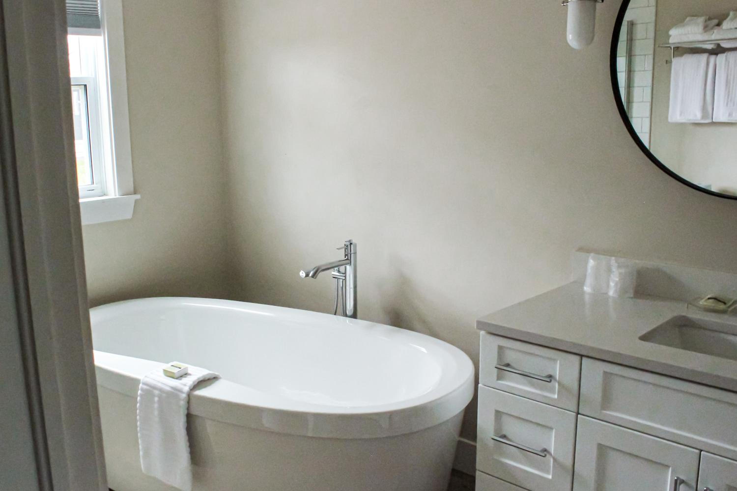 One-Bedroom Cottage - Photo 4