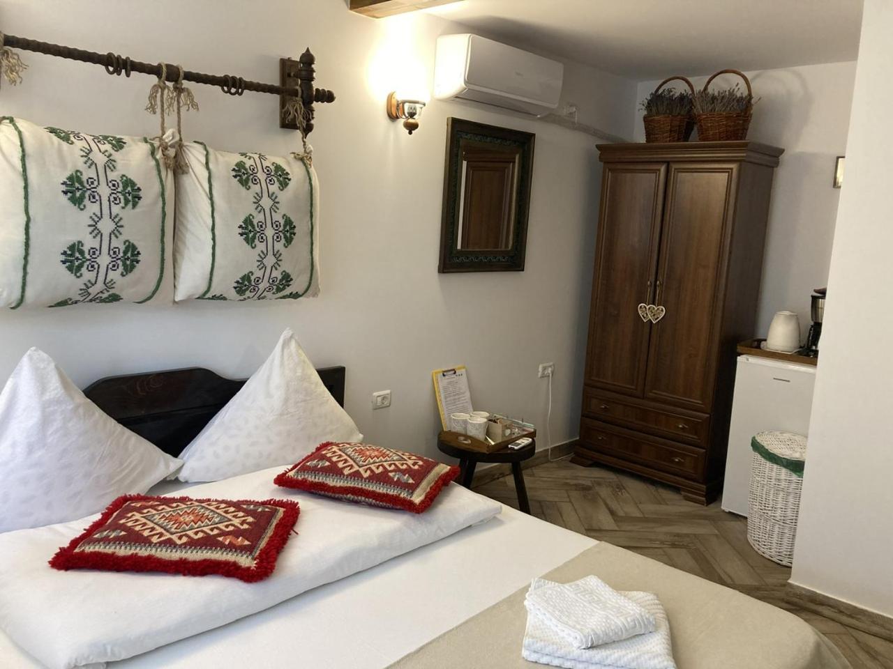 Triple Room with Private Bathroom photo 3