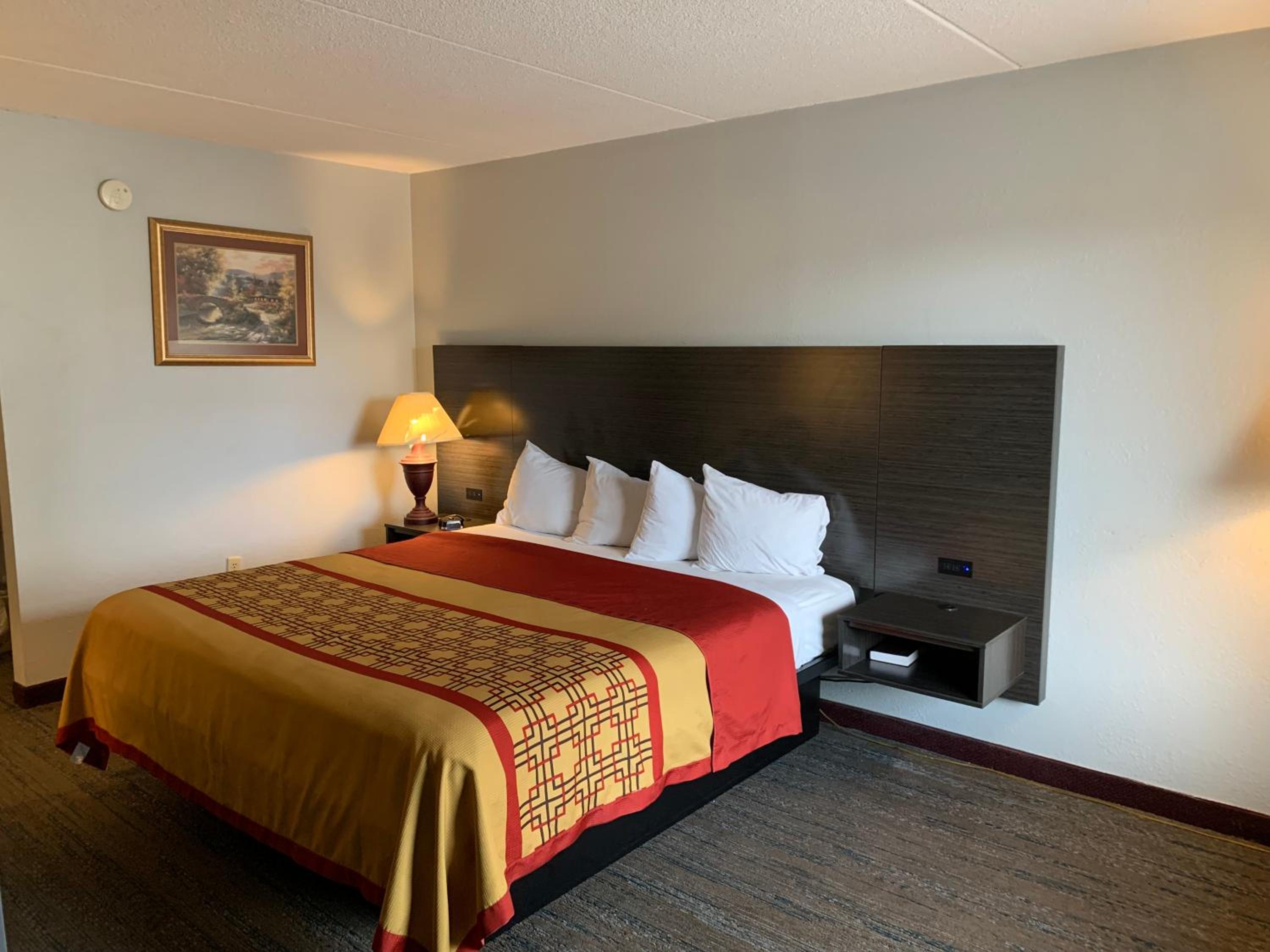 King Room - Non-Smoking photo 1
