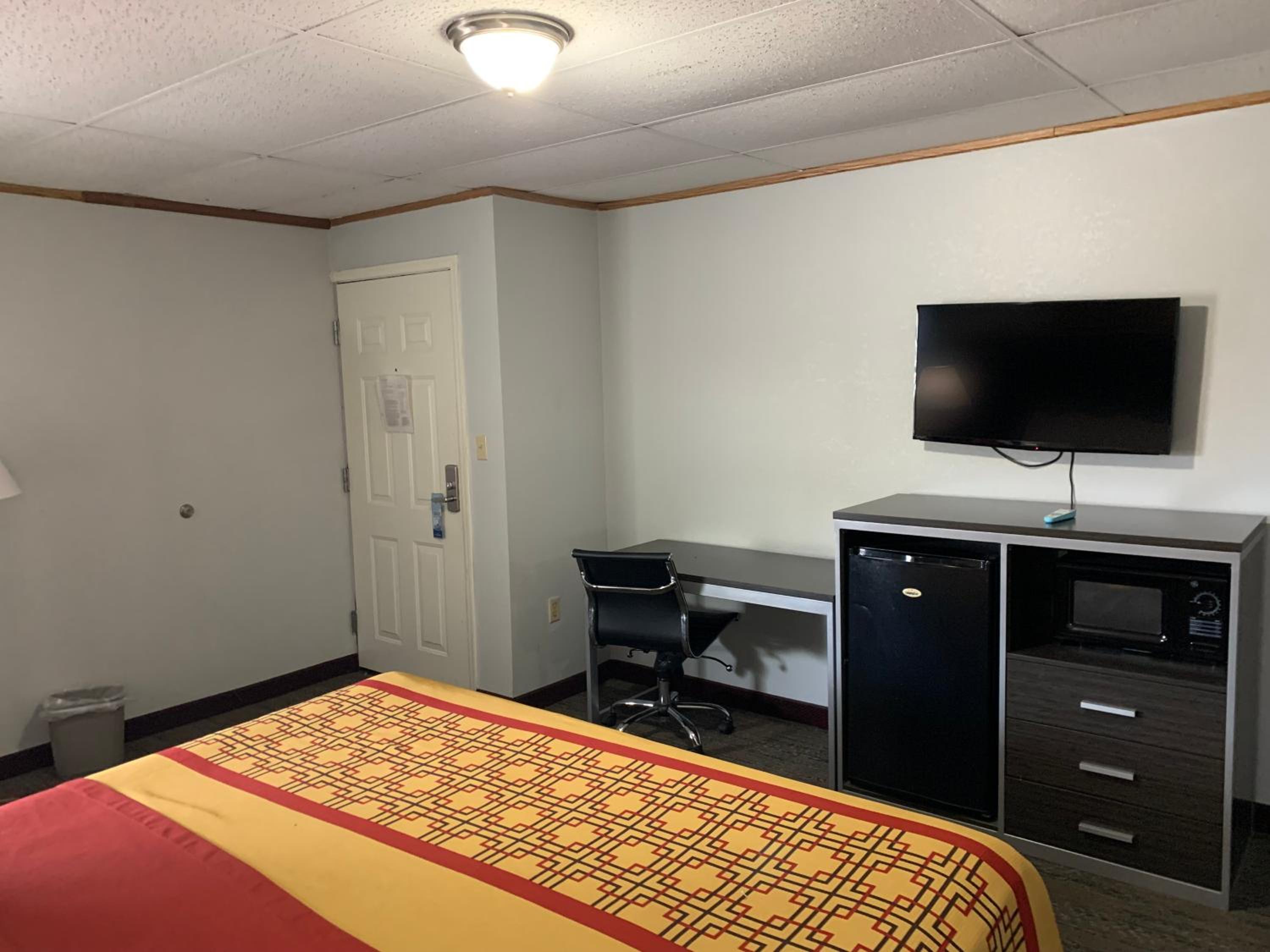 King Room - Non-Smoking photo 2