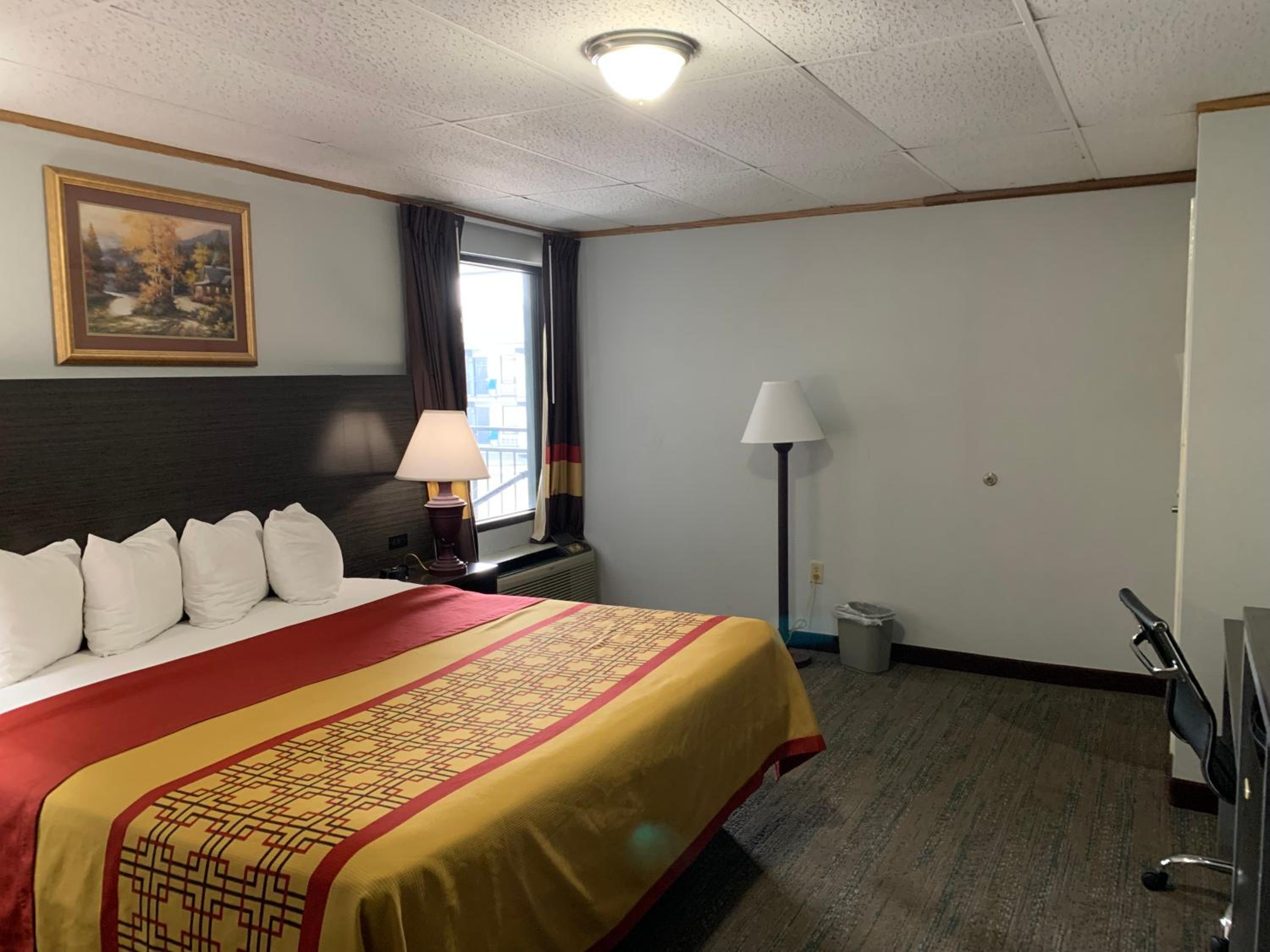 King Room - Non-Smoking photo 3